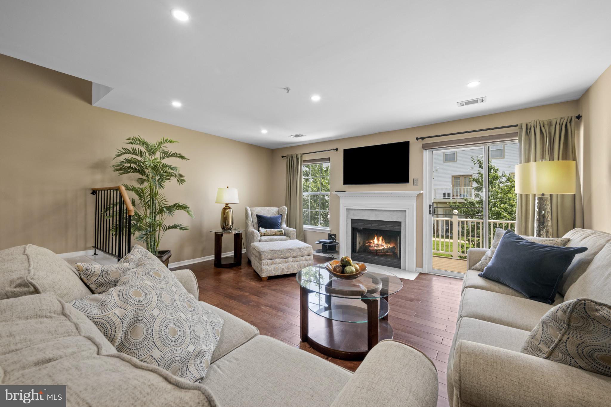 CEDAR GROVE AT CROFTON - Residential