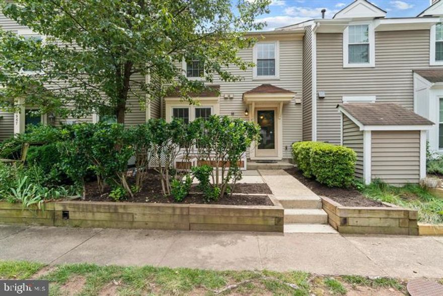 Bright and Cozy 2 Level Townhouse w/ 2 Bedrooms & 1.5 Bathrooms. Updated kitchen, new flooring, new paint, granite countertops. Move in ready. Pets considered.  Nice little front patio w/ 2 assigned parking spots directly in front of the home.