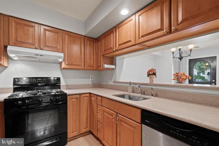 NEWGATE - Residential Lease