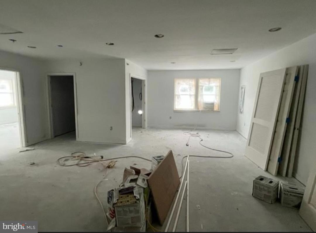 1037 W HIGH STREET APT 1