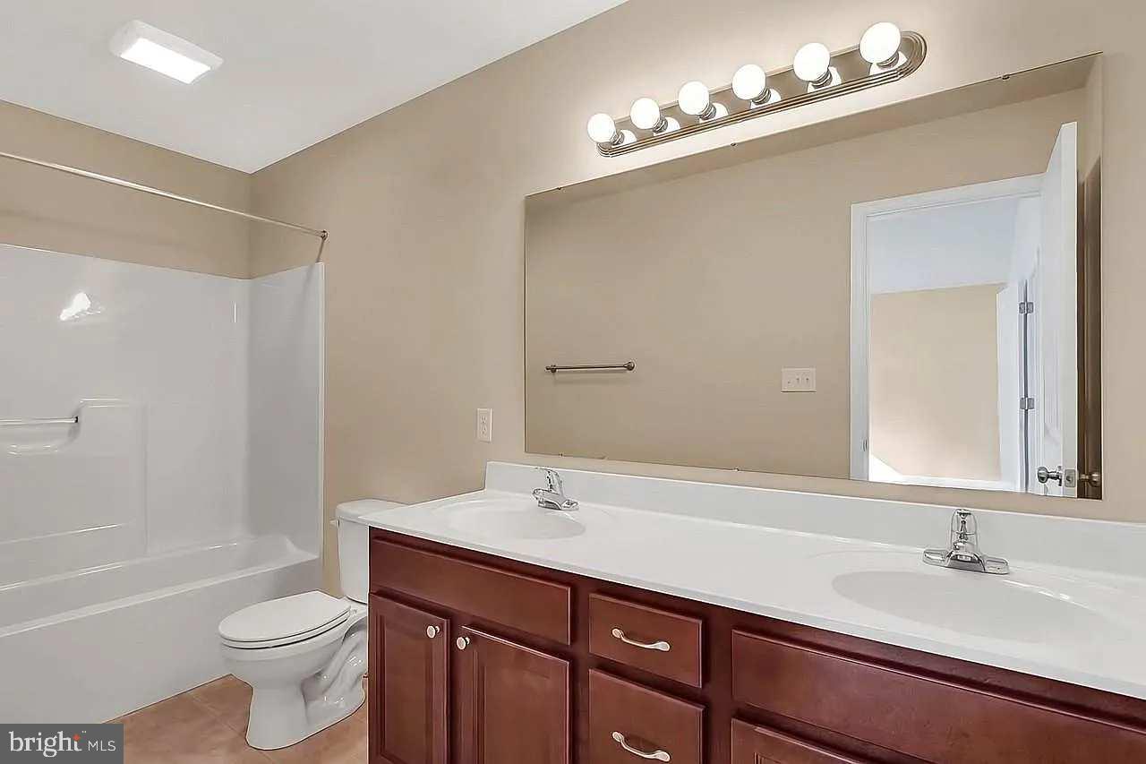 HANOVER - Residential Lease