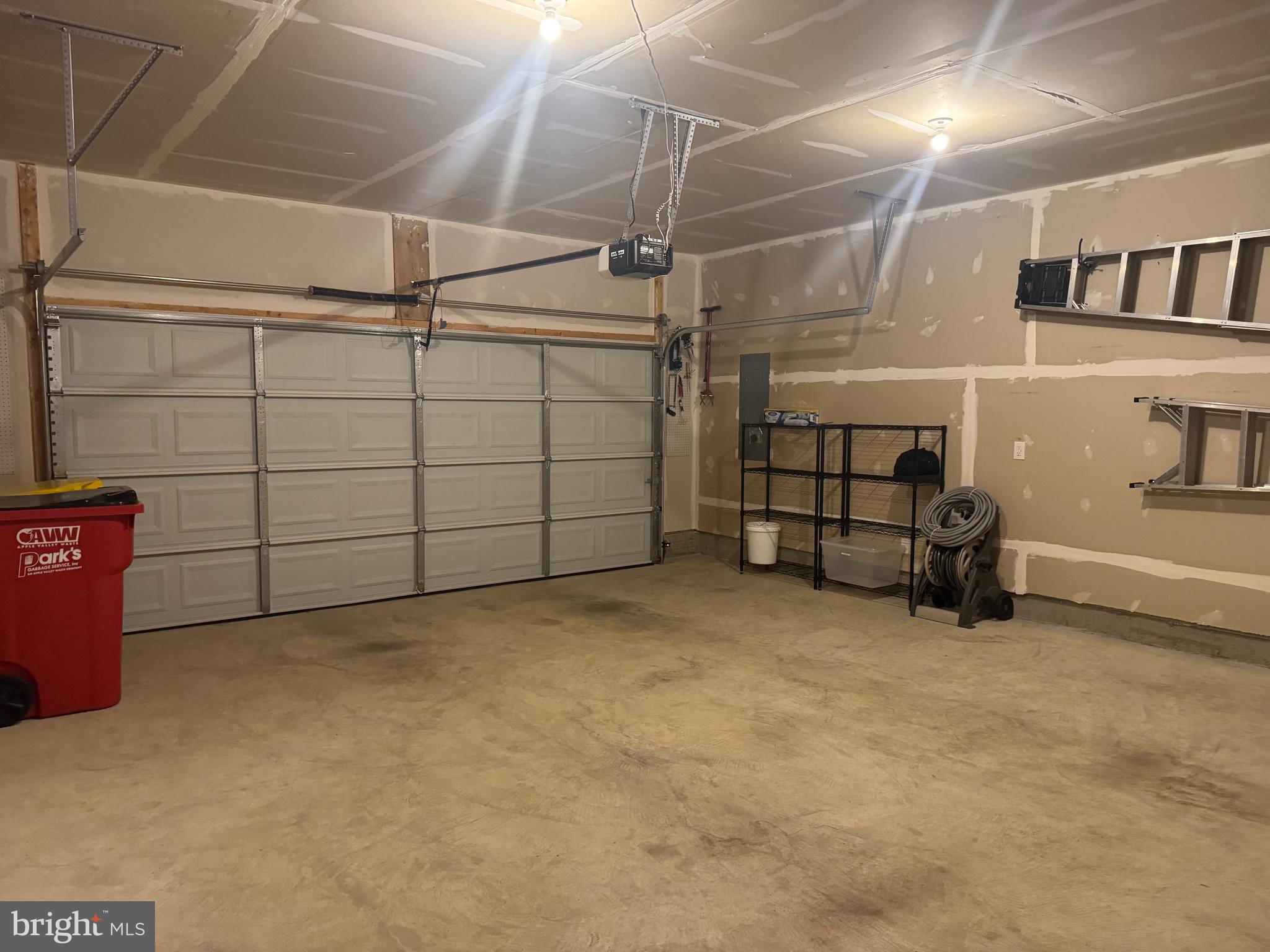 STONECREST - Residential Lease