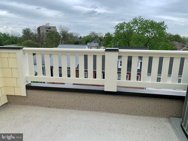 WAVERLY HILLS - Residential Lease