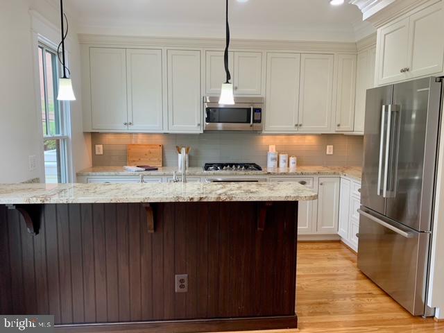 WAVERLY HILLS - Residential Lease