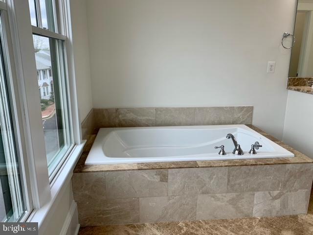 WAVERLY HILLS - Residential Lease