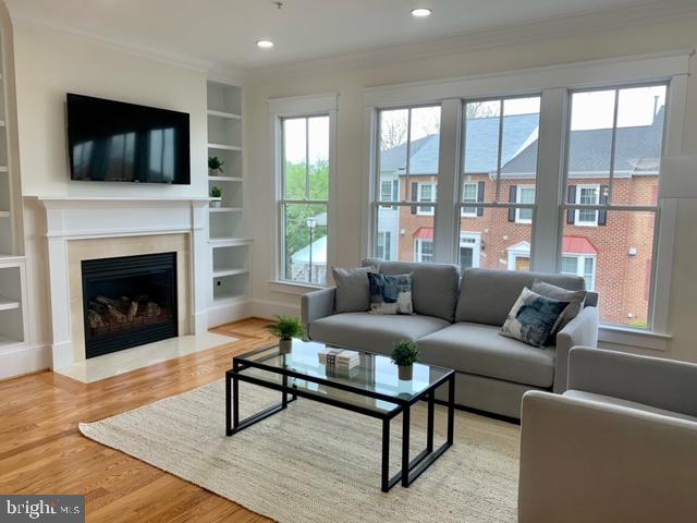 WAVERLY HILLS - Residential Lease