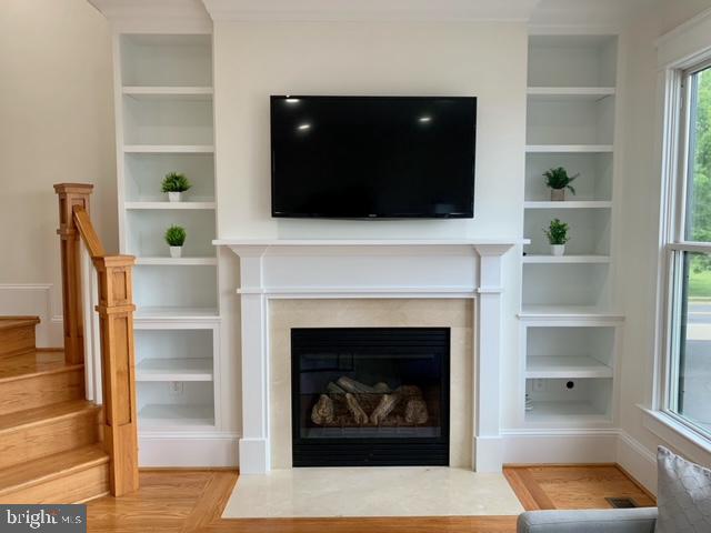 WAVERLY HILLS - Residential Lease