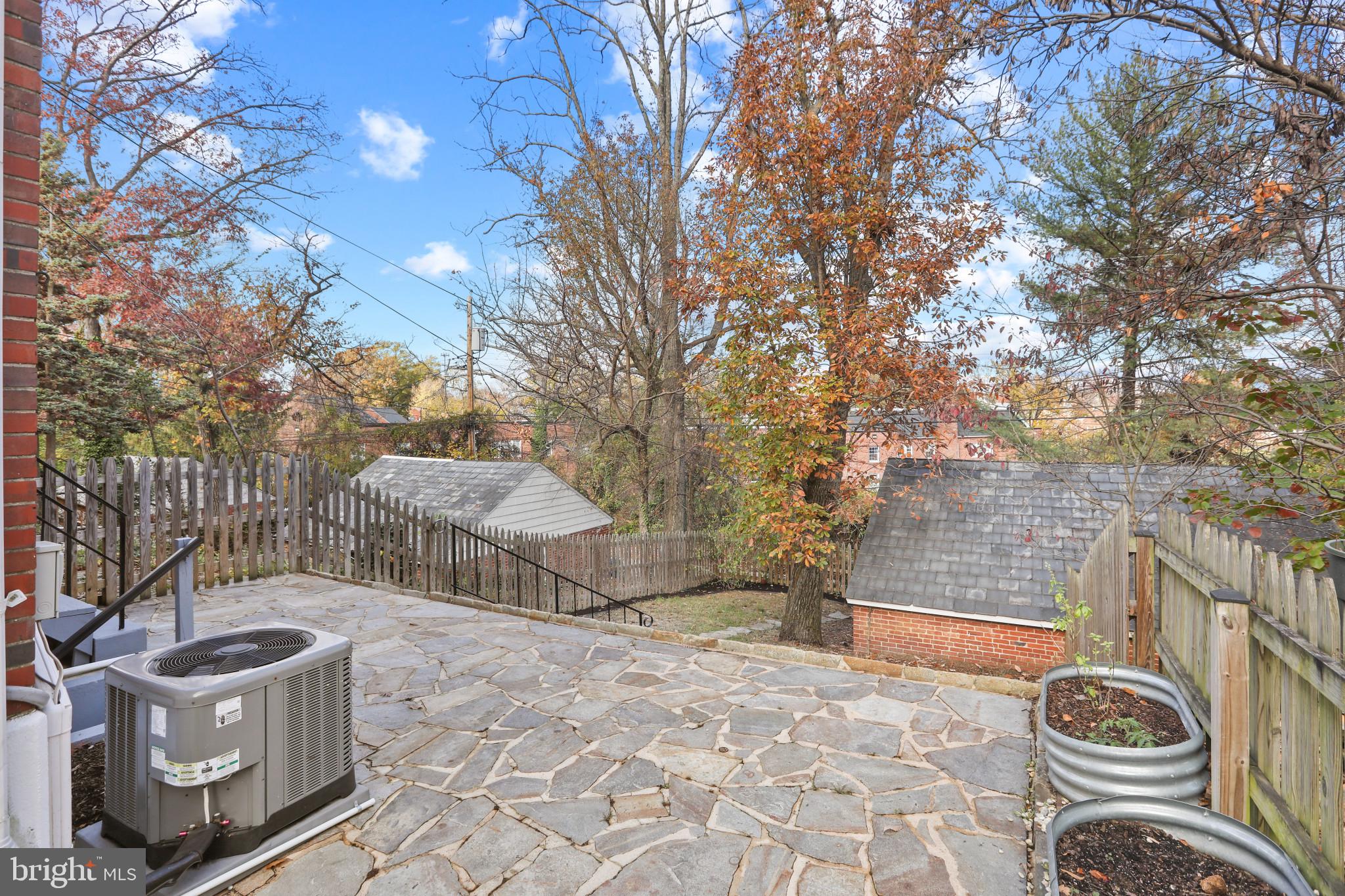 ORIGINAL NORTHWOOD - Residential