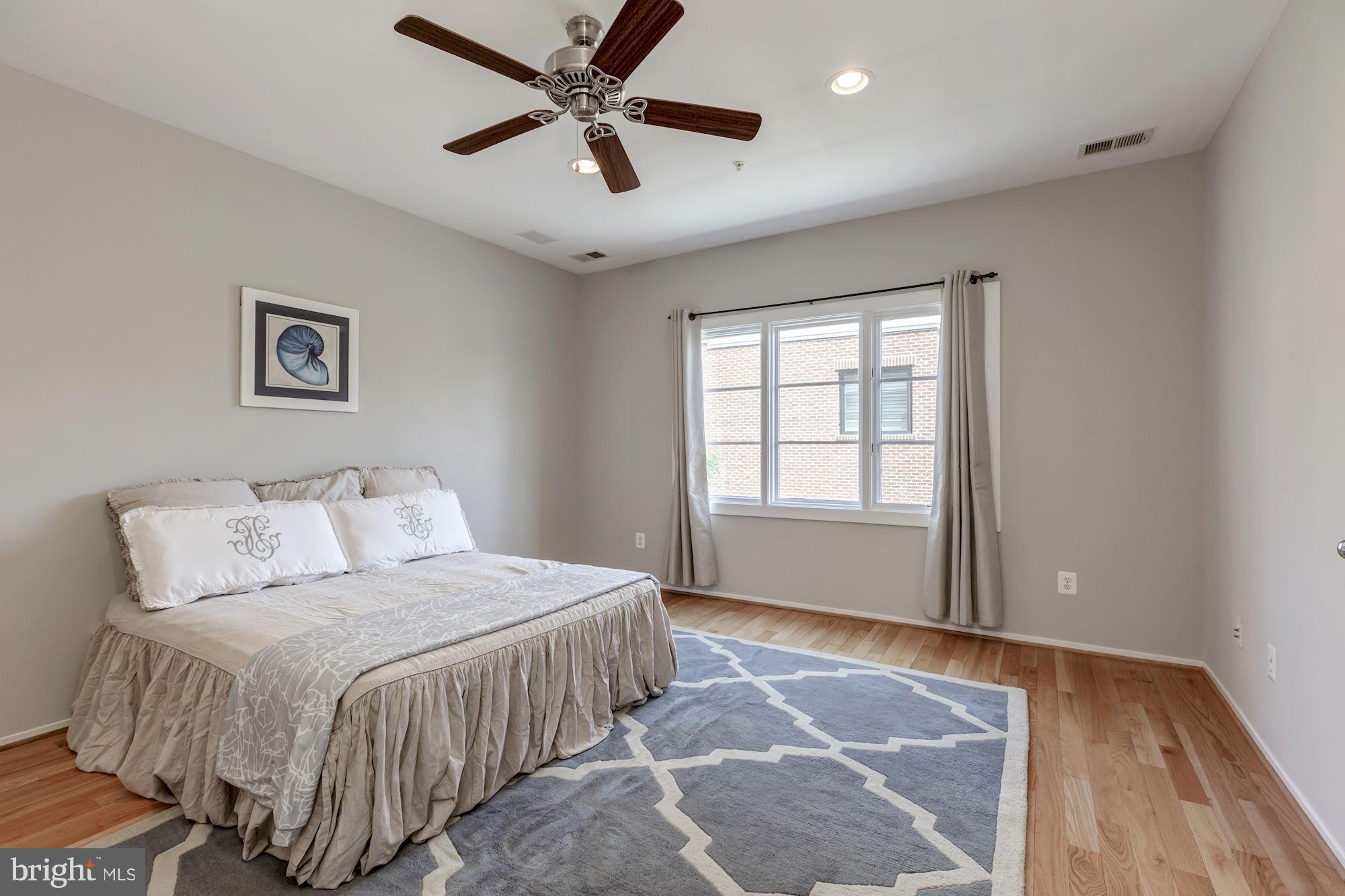 BRADDOCK LOFTS - Residential