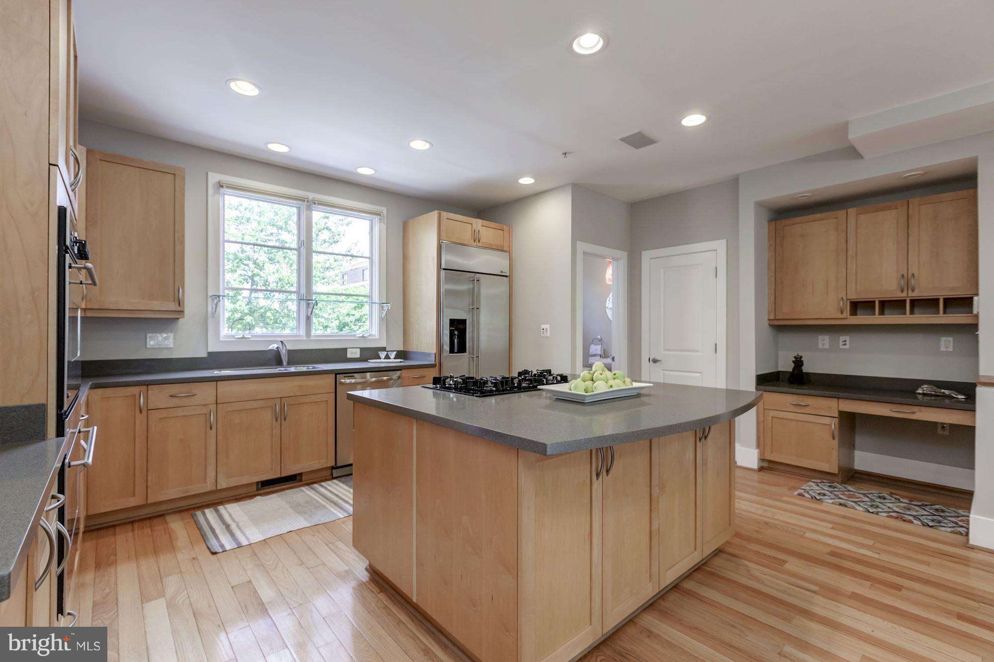 BRADDOCK LOFTS - Residential