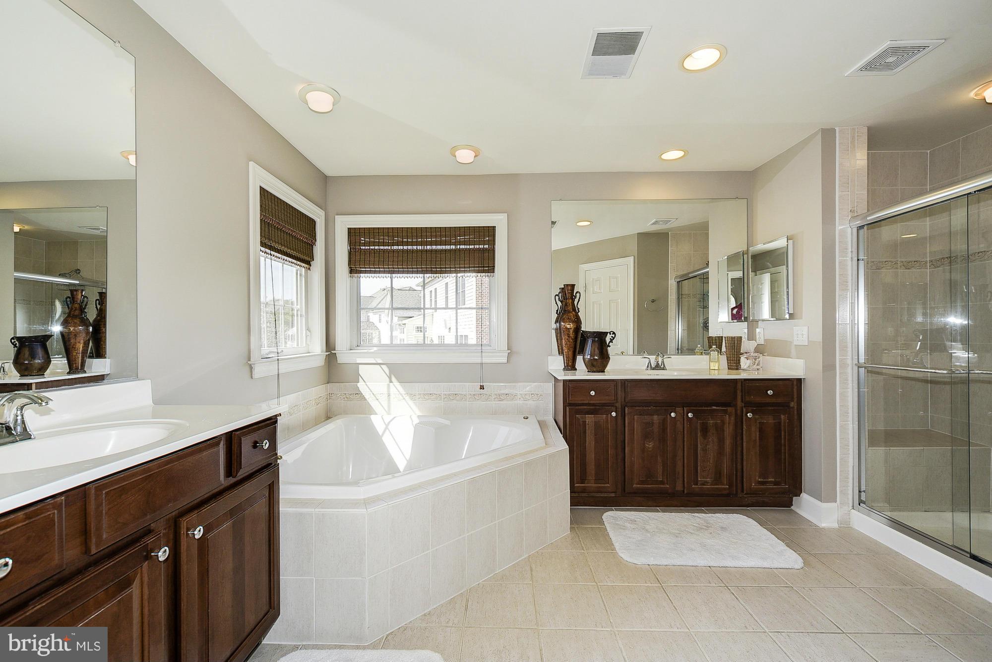 GLEN MEADOWS - Residential