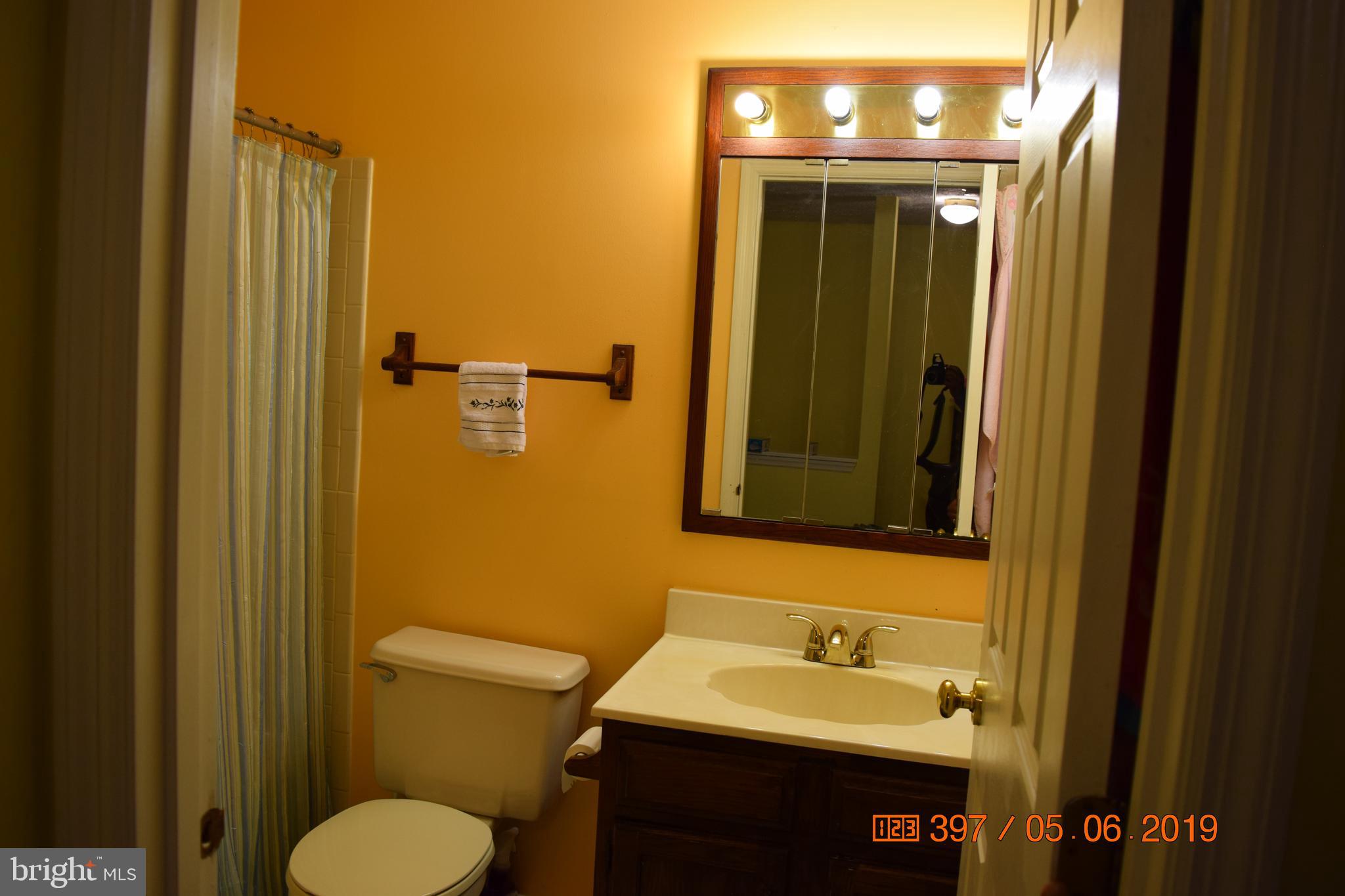 SILVER SPRING CNTRY CLUB - Residential Lease