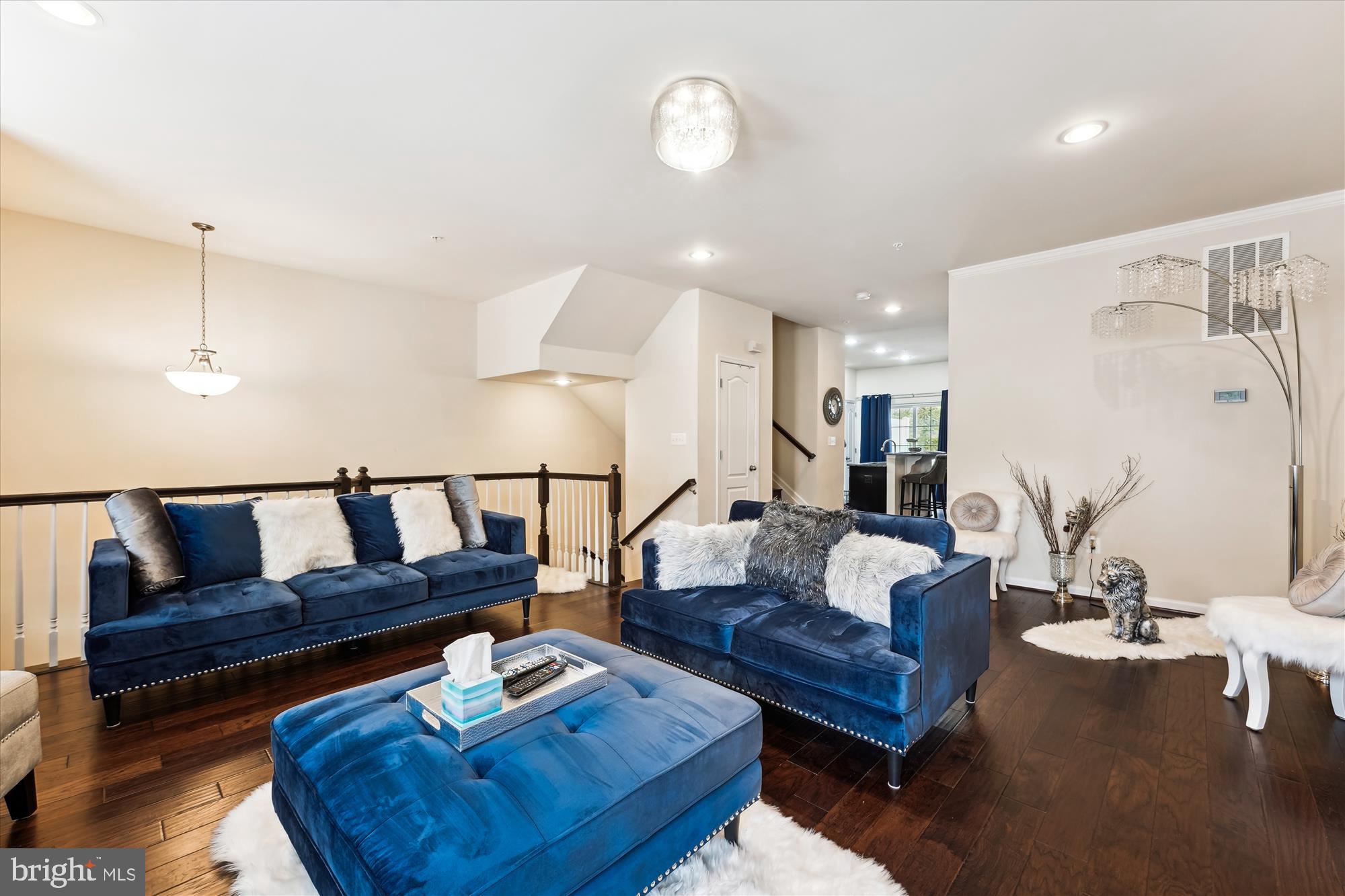 CHELSEA MANOR - Residential