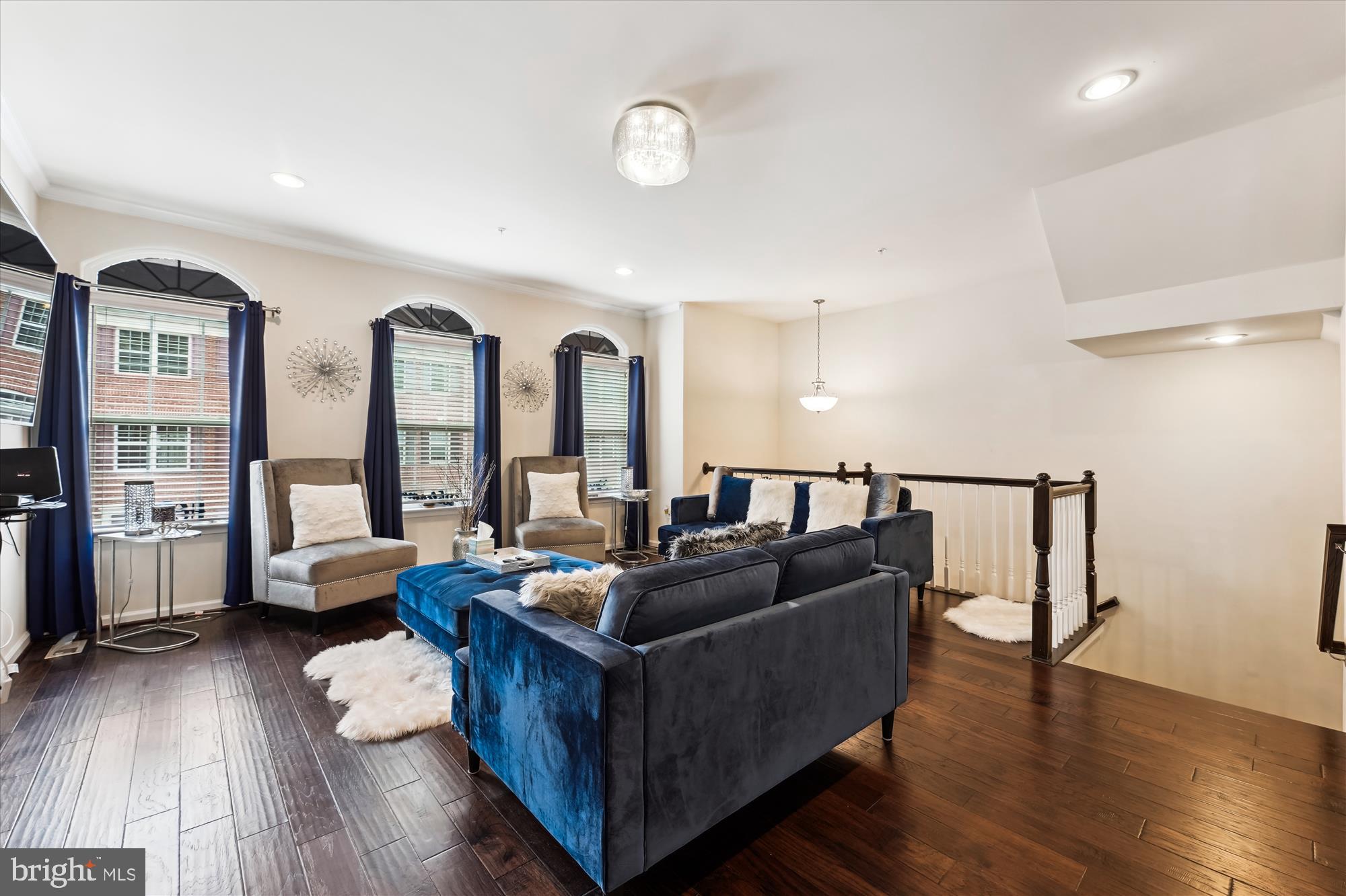 CHELSEA MANOR - Residential