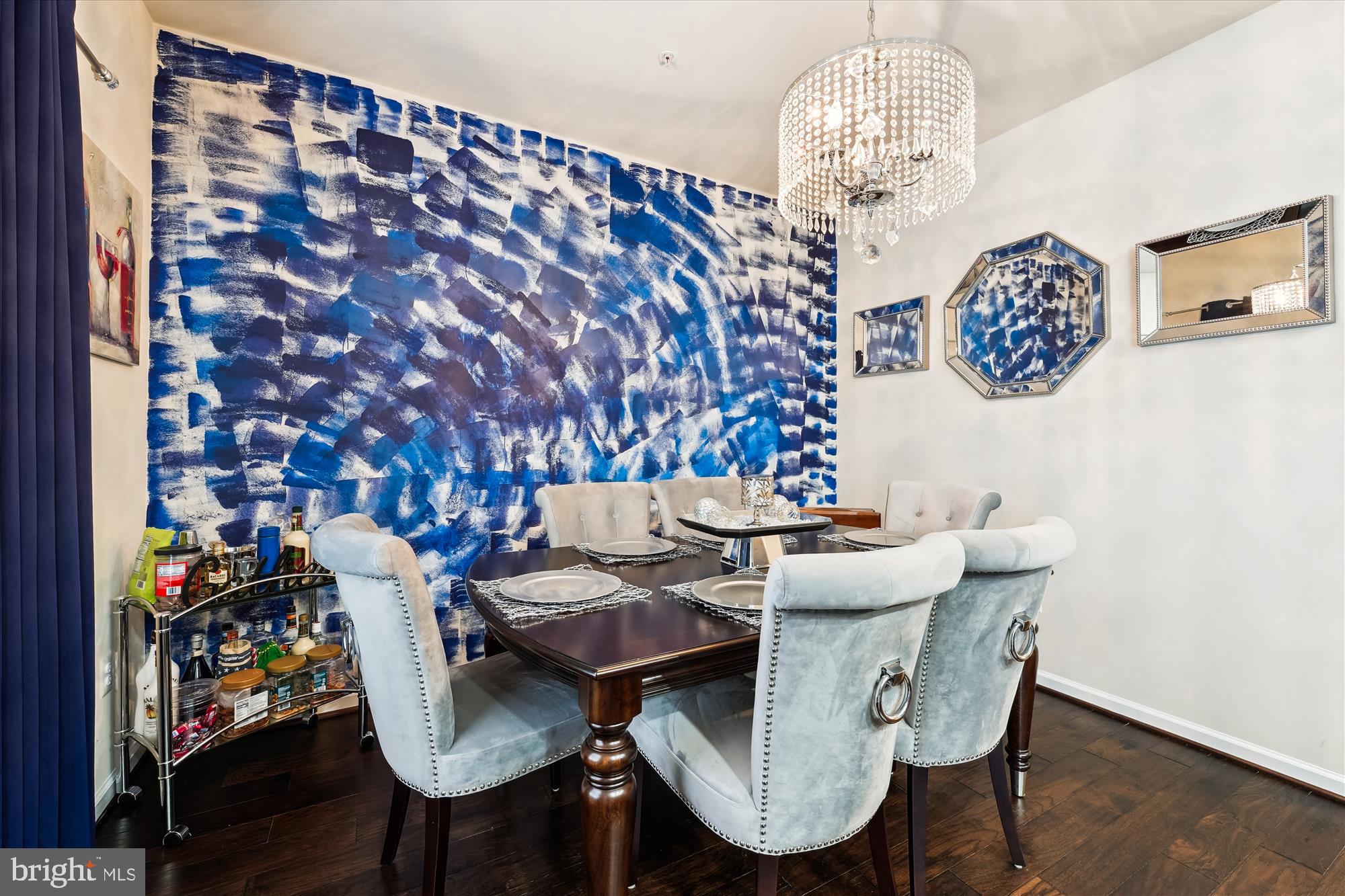 CHELSEA MANOR - Residential