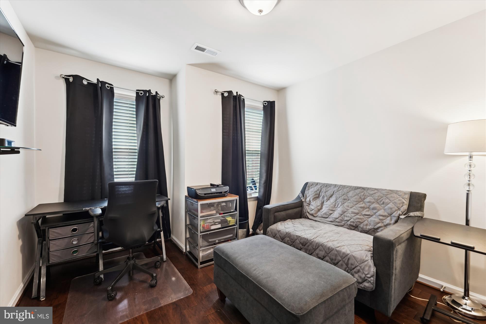 CHELSEA MANOR - Residential