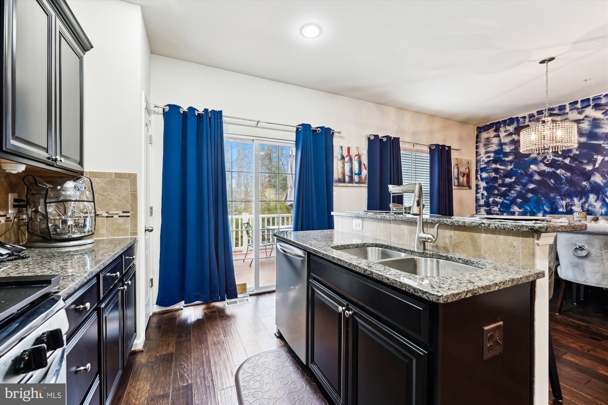 CHELSEA MANOR - Residential