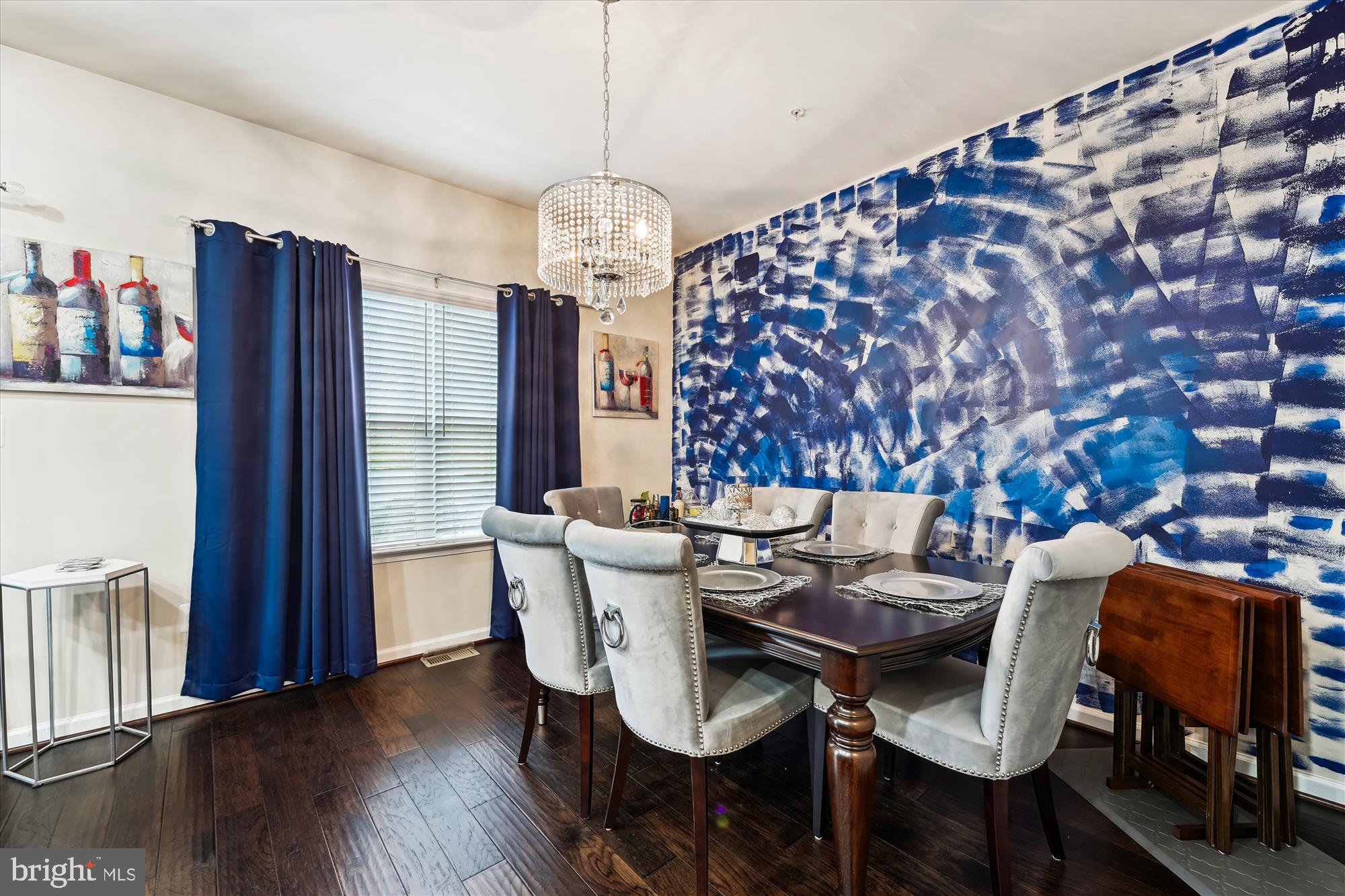 CHELSEA MANOR - Residential