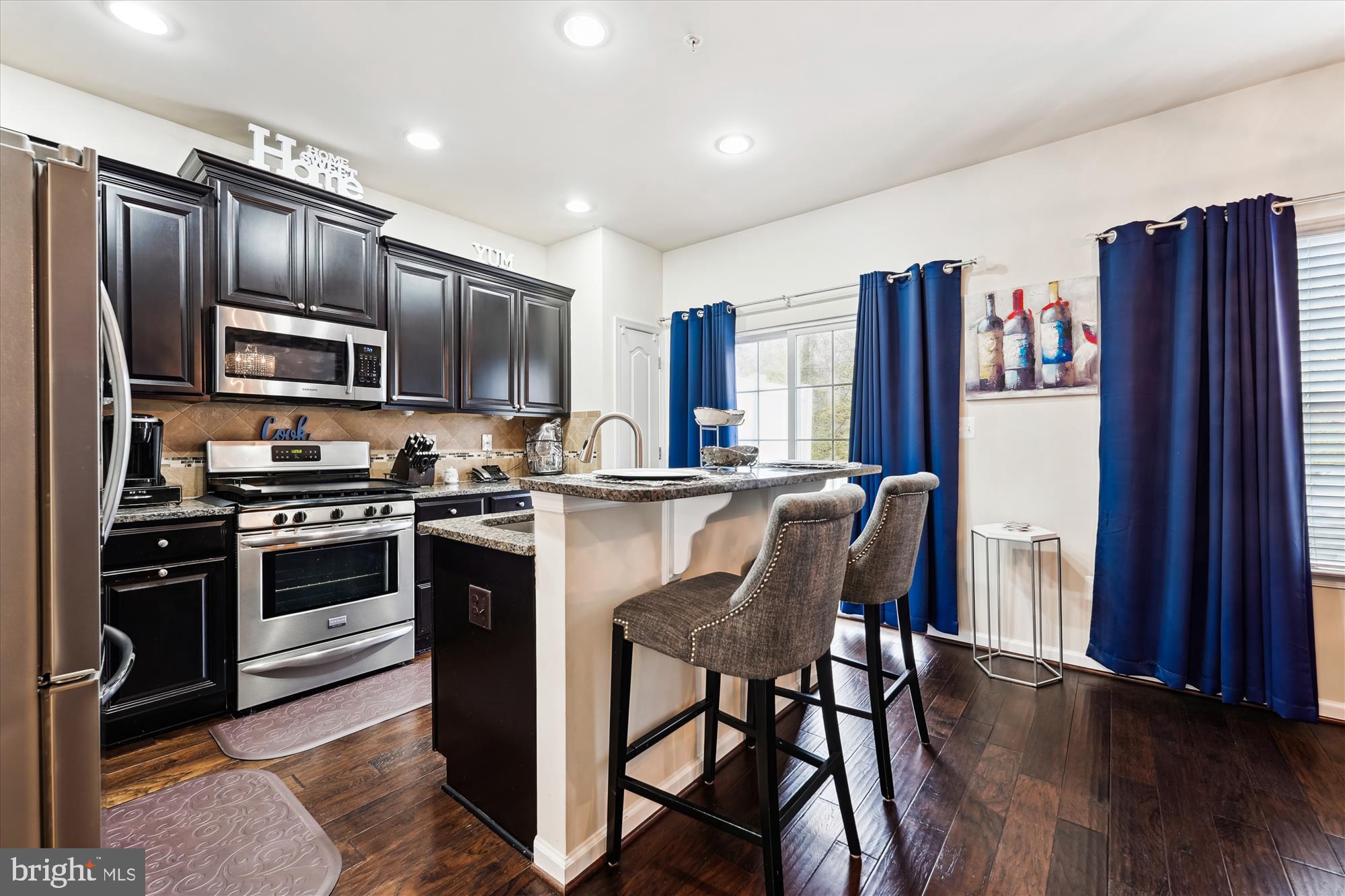 CHELSEA MANOR - Residential