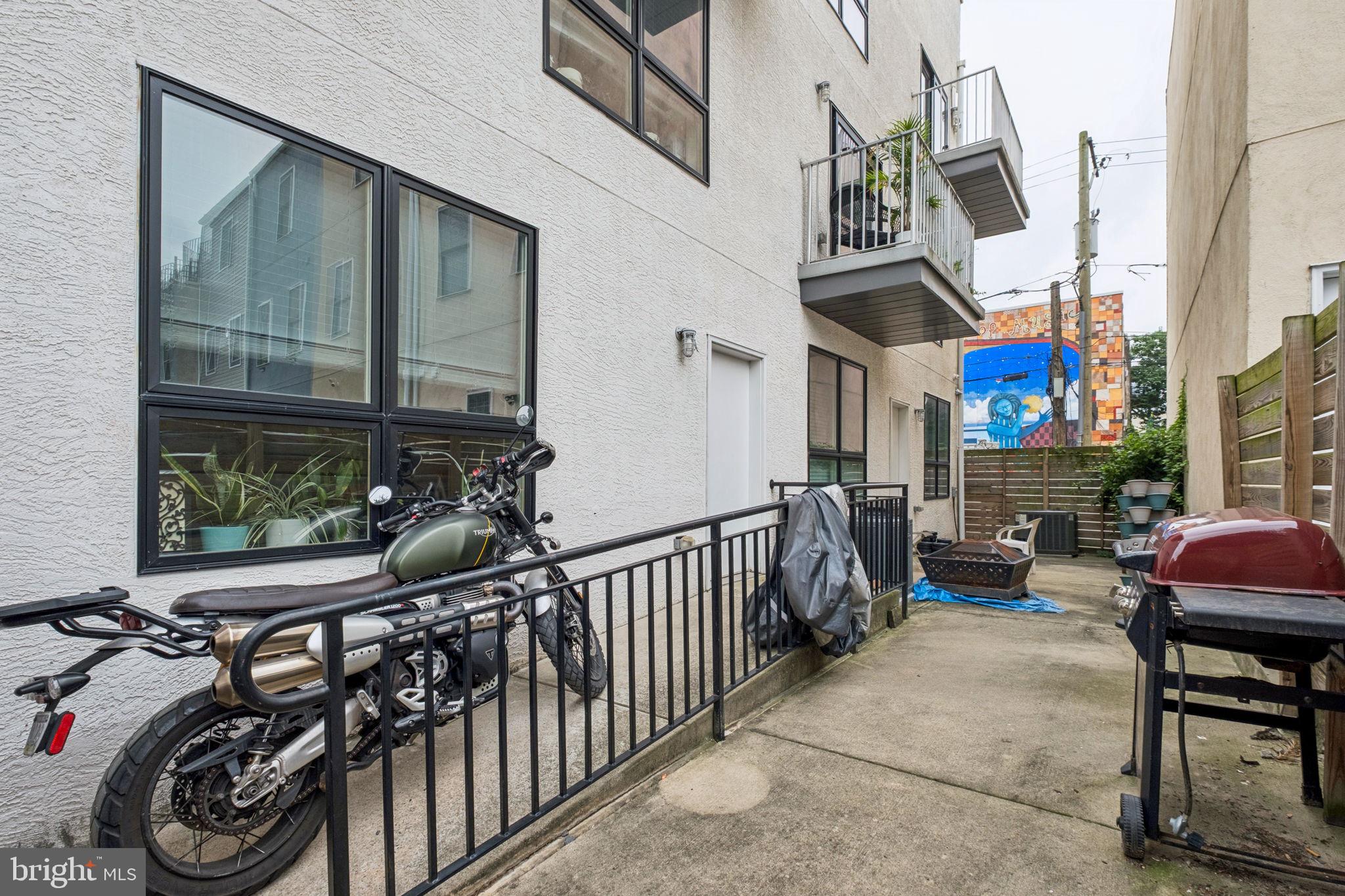 ART MUSEUM AREA - Commercial Sale