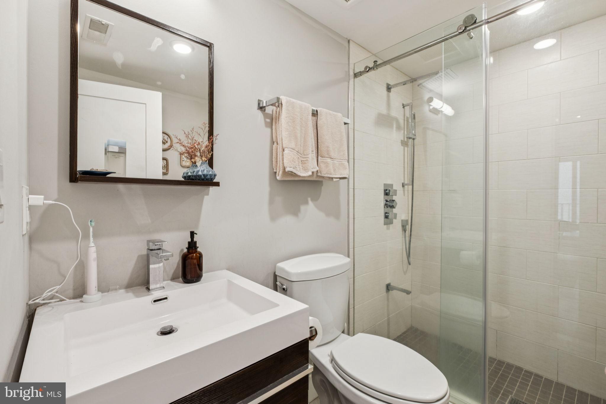 ART MUSEUM AREA - Commercial Sale