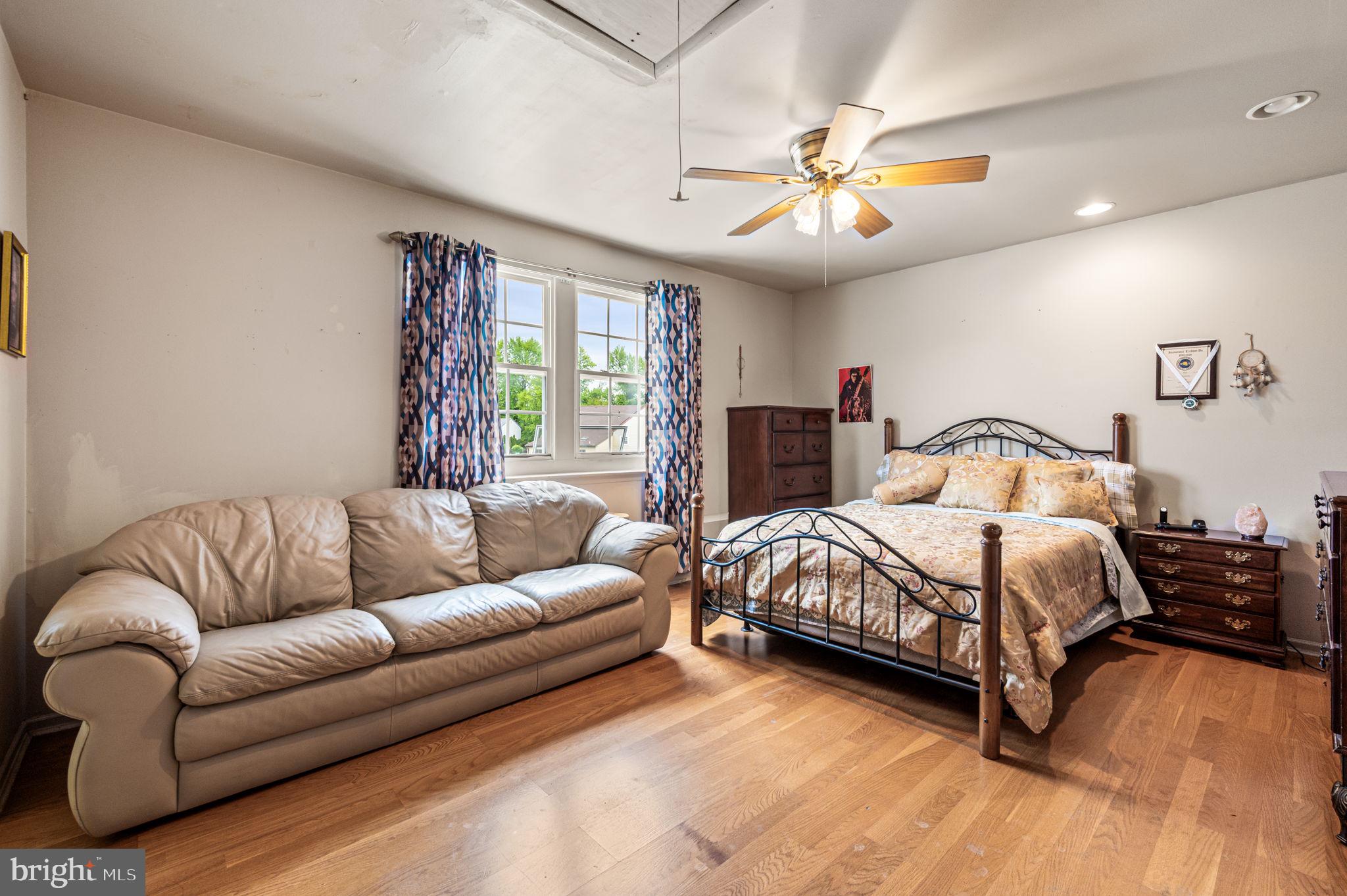 VALLEY MDWS - Residential