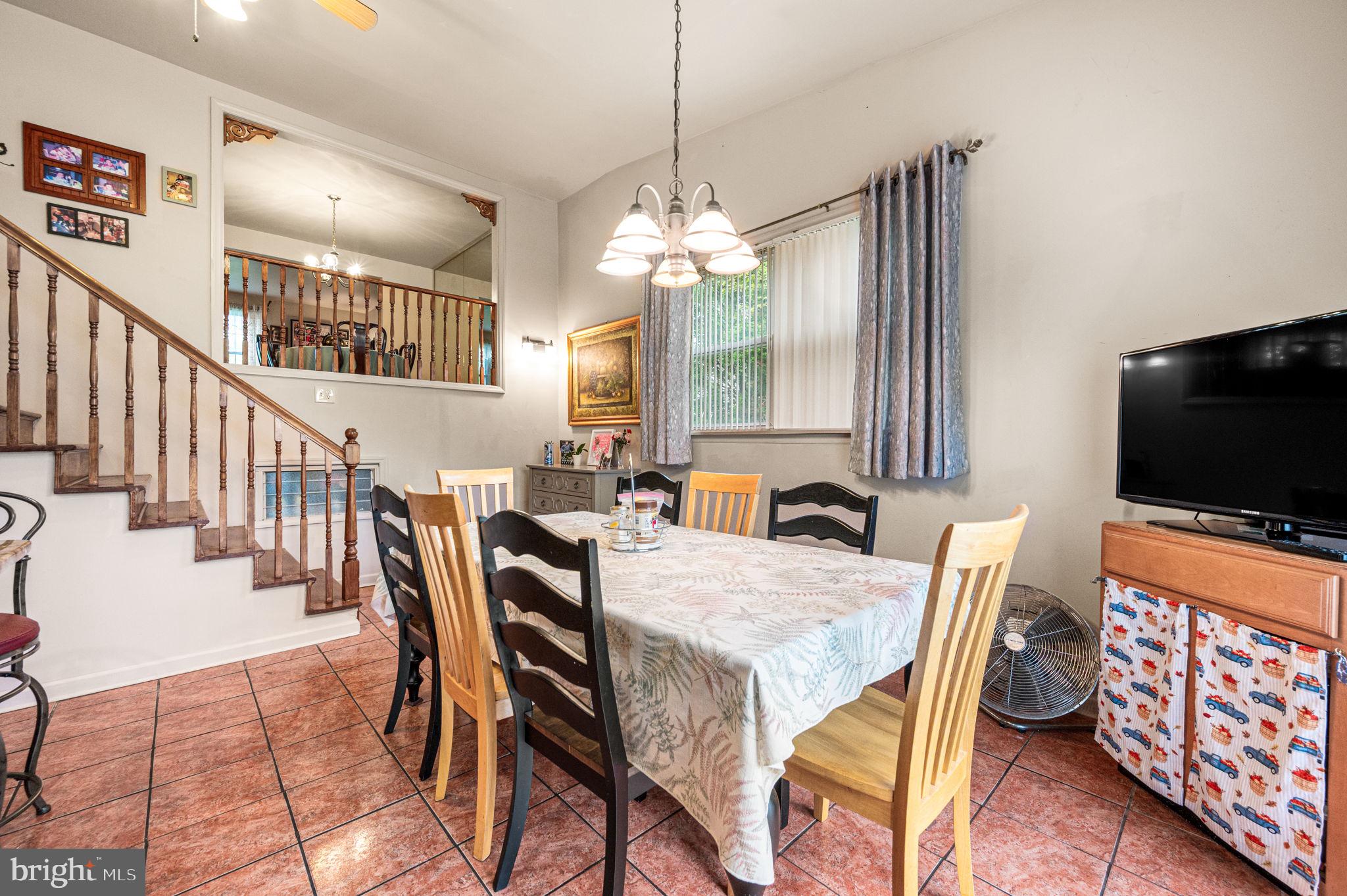 VALLEY MDWS - Residential