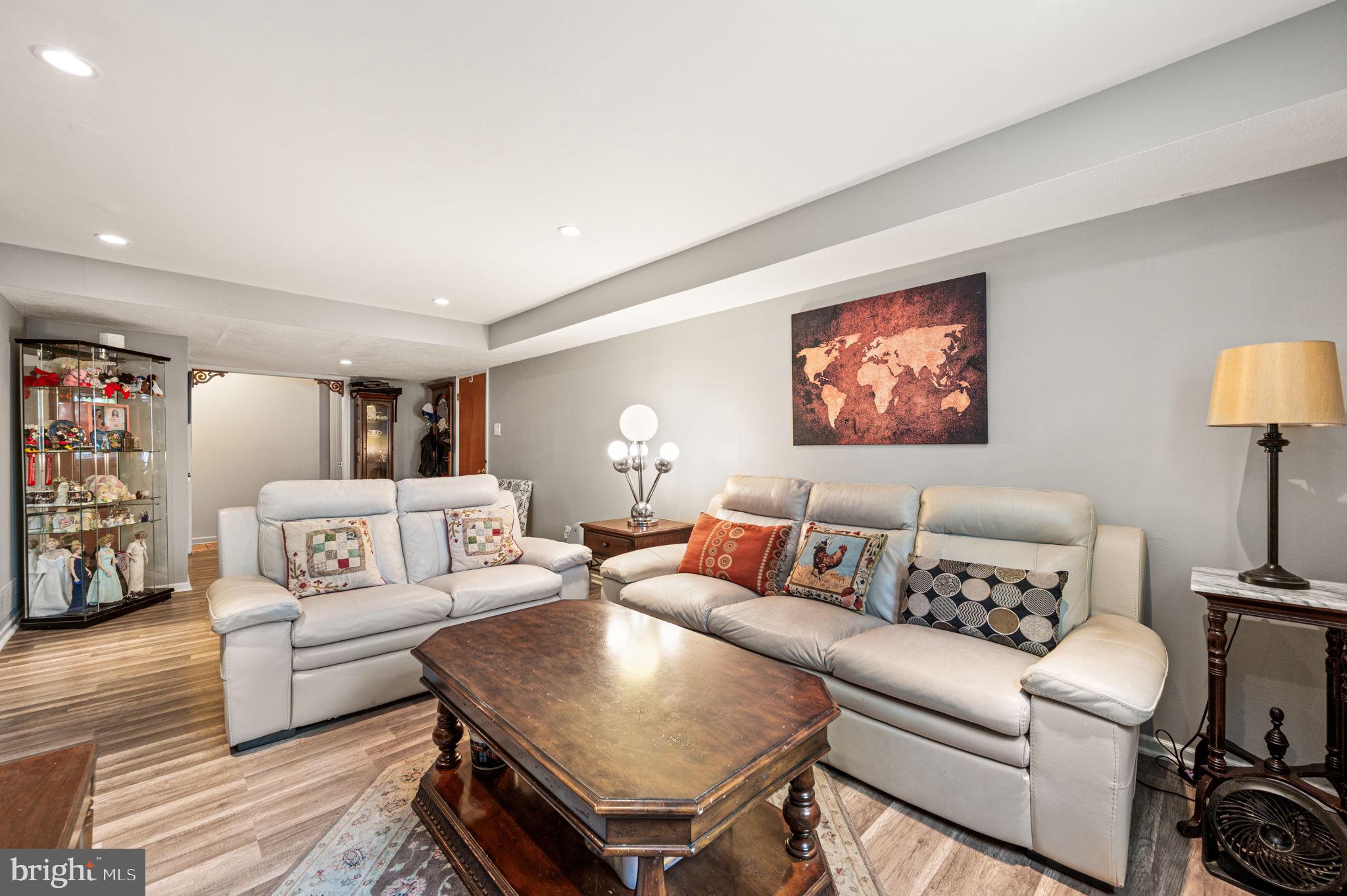 VALLEY MDWS - Residential