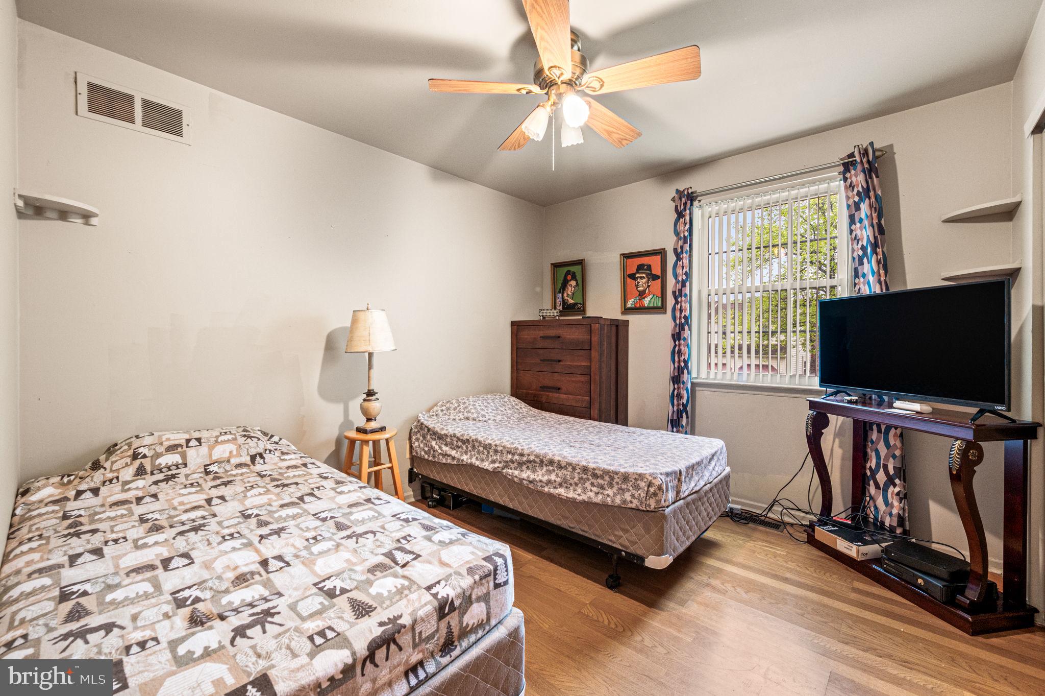 VALLEY MDWS - Residential
