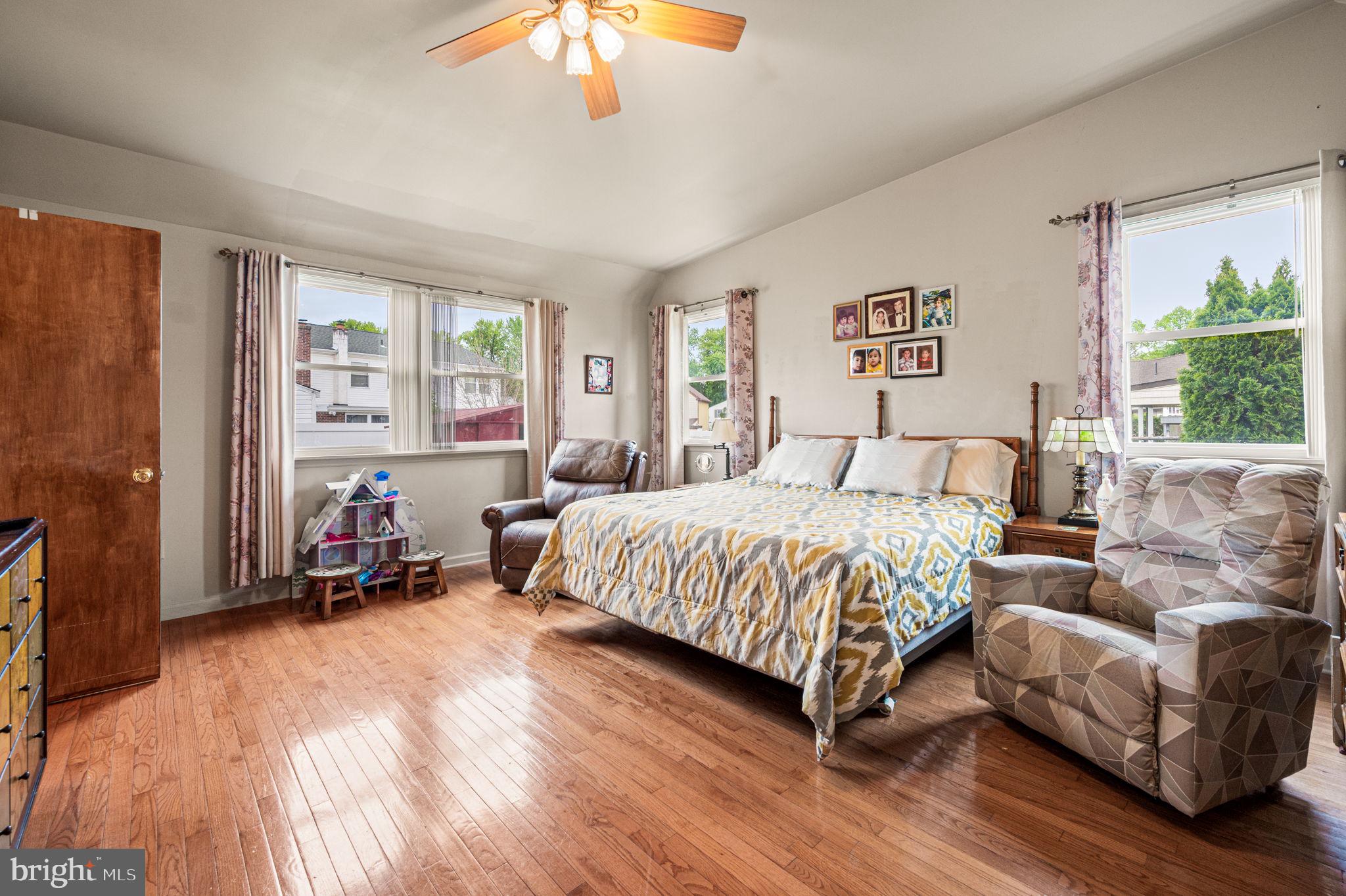 VALLEY MDWS - Residential