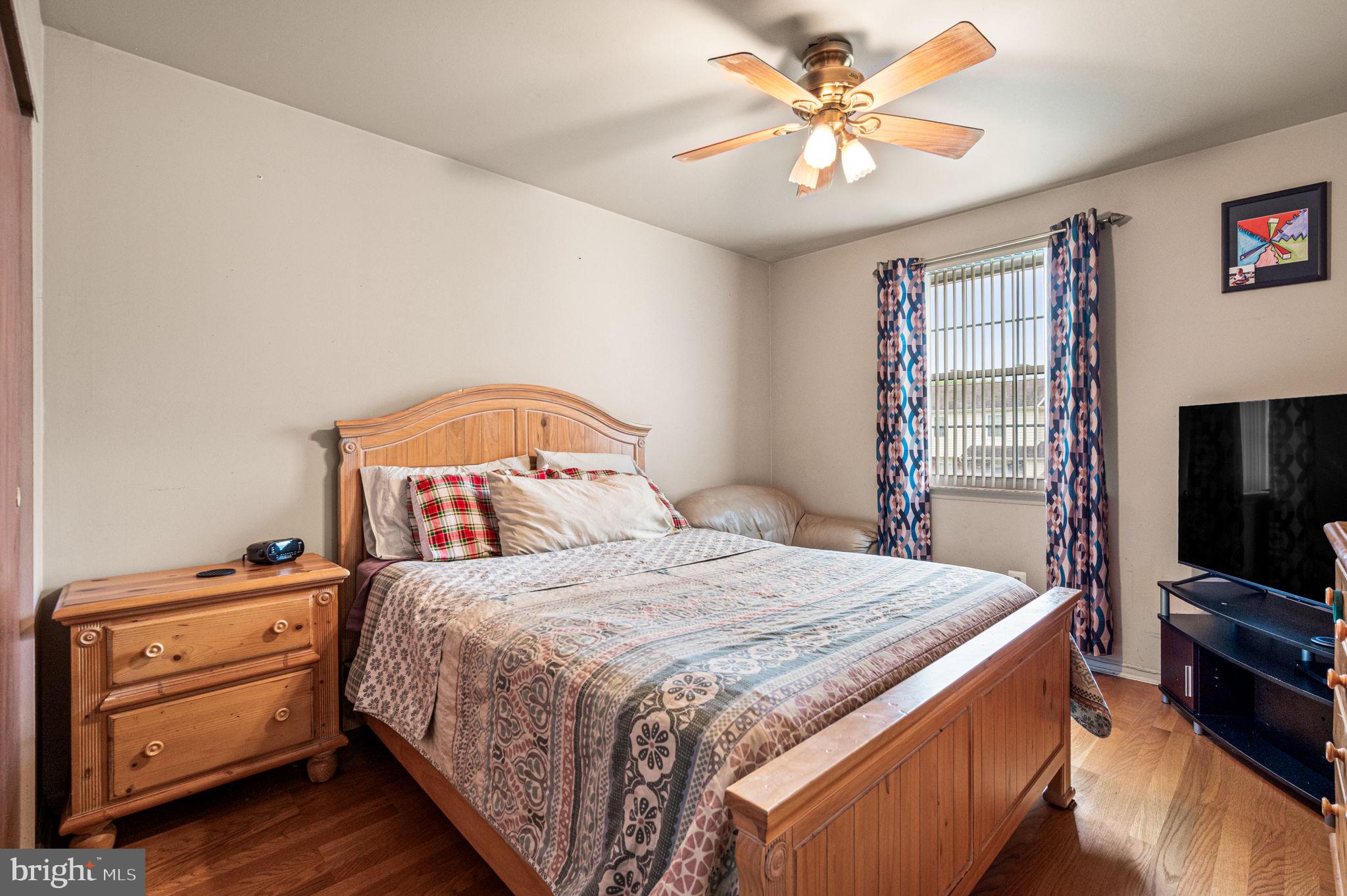 VALLEY MDWS - Residential