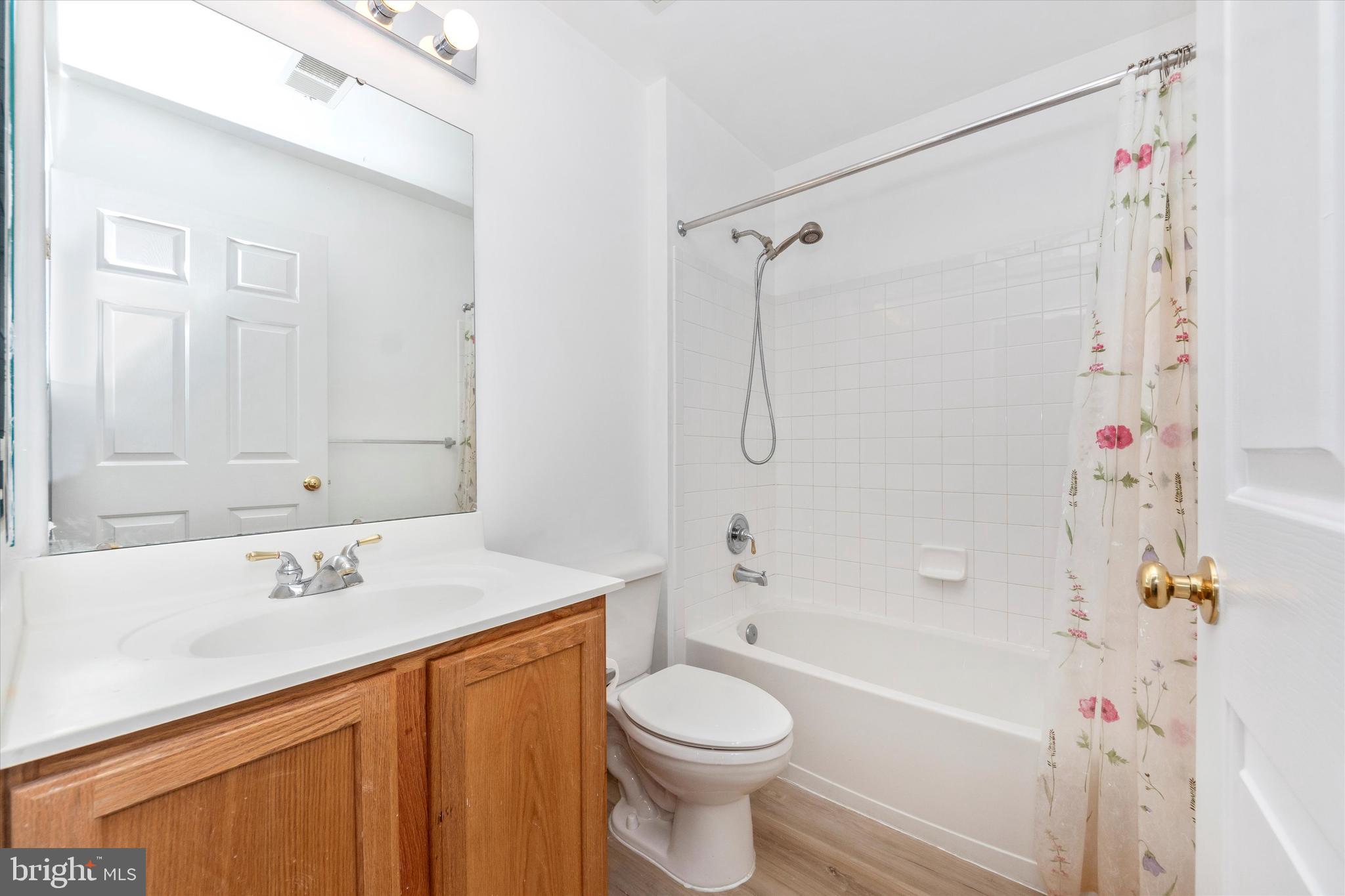 ADNELL WOODS - Residential