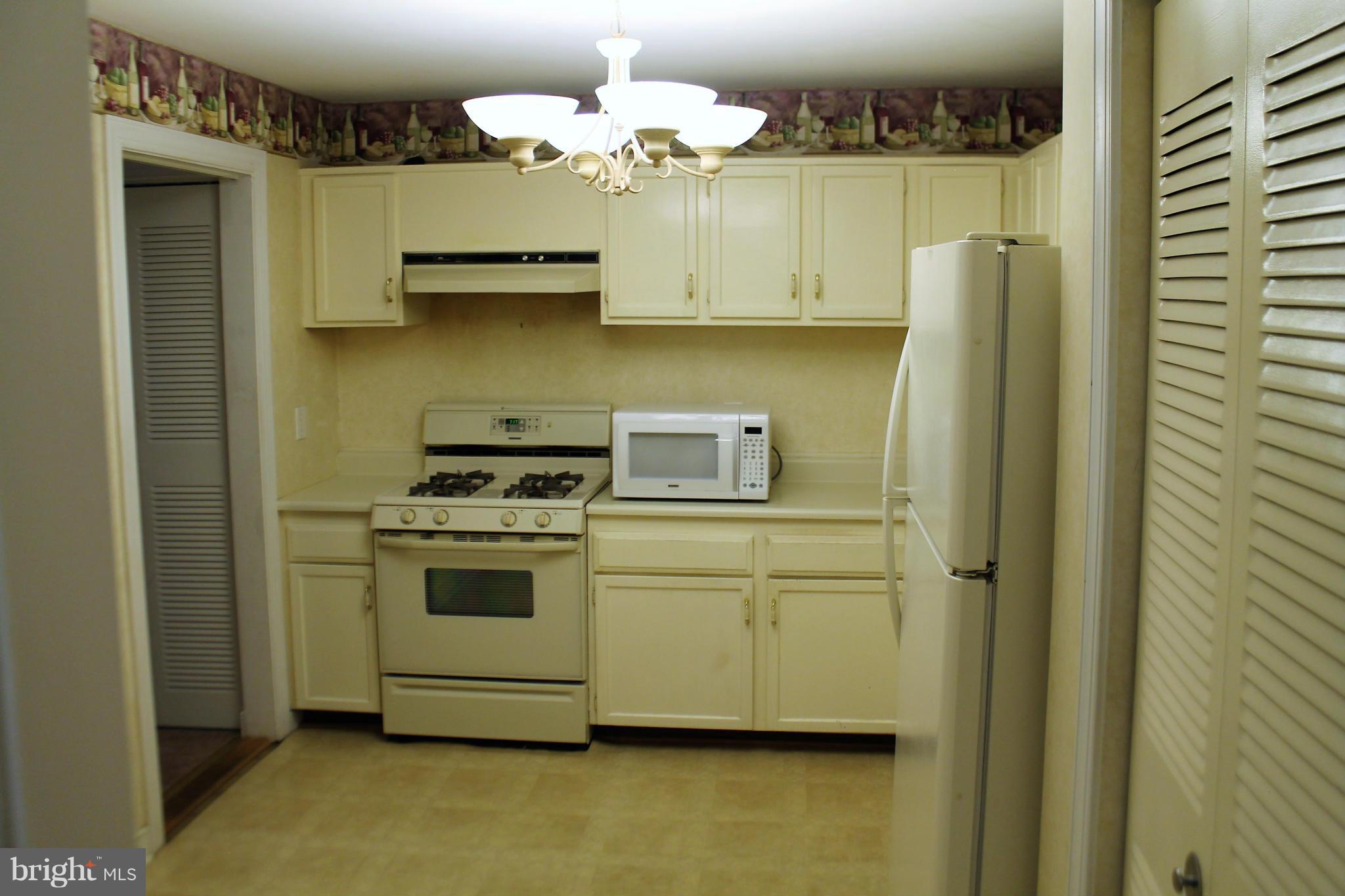 HERITAGE COURT - Residential Lease