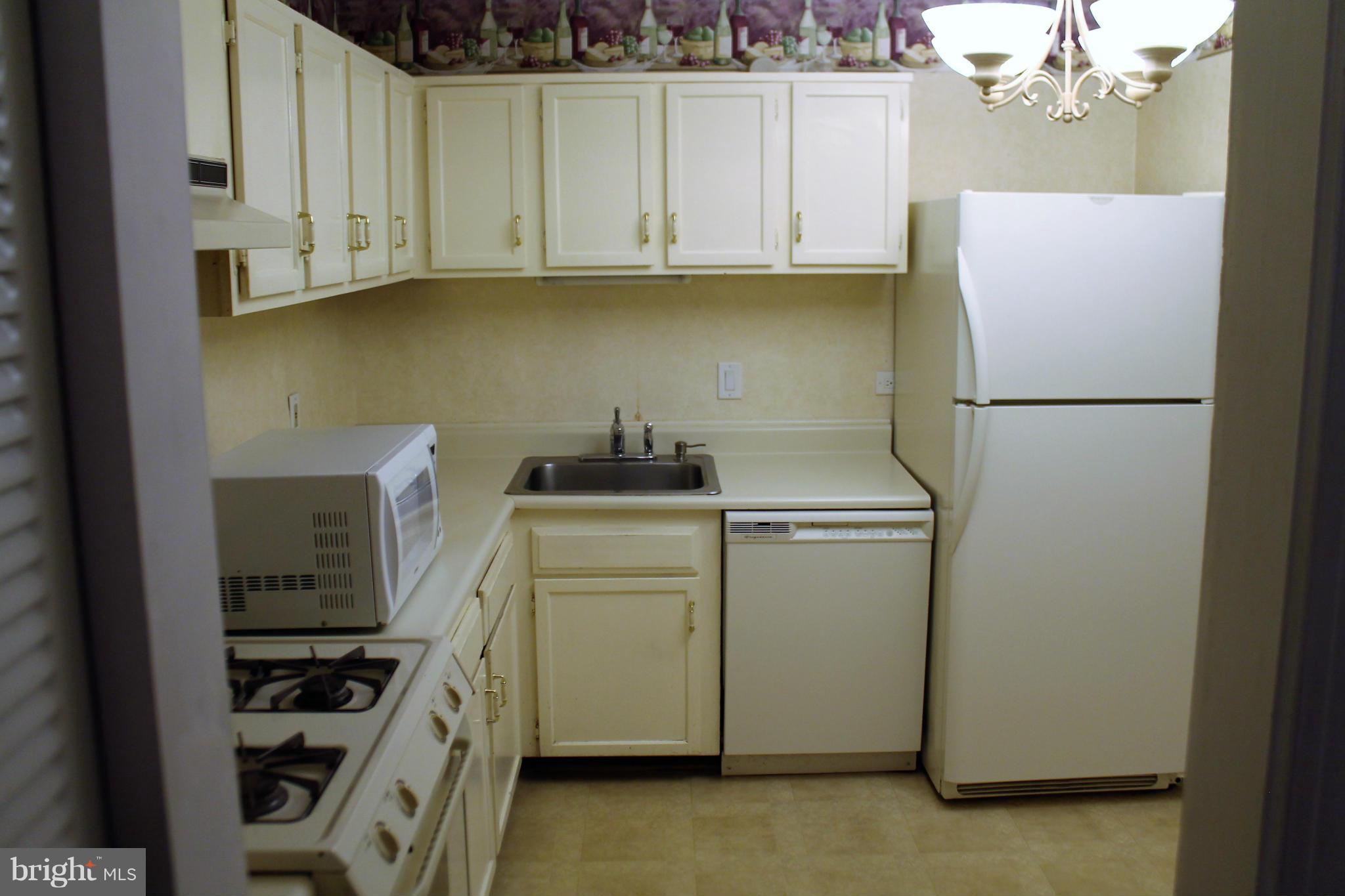 HERITAGE COURT - Residential Lease