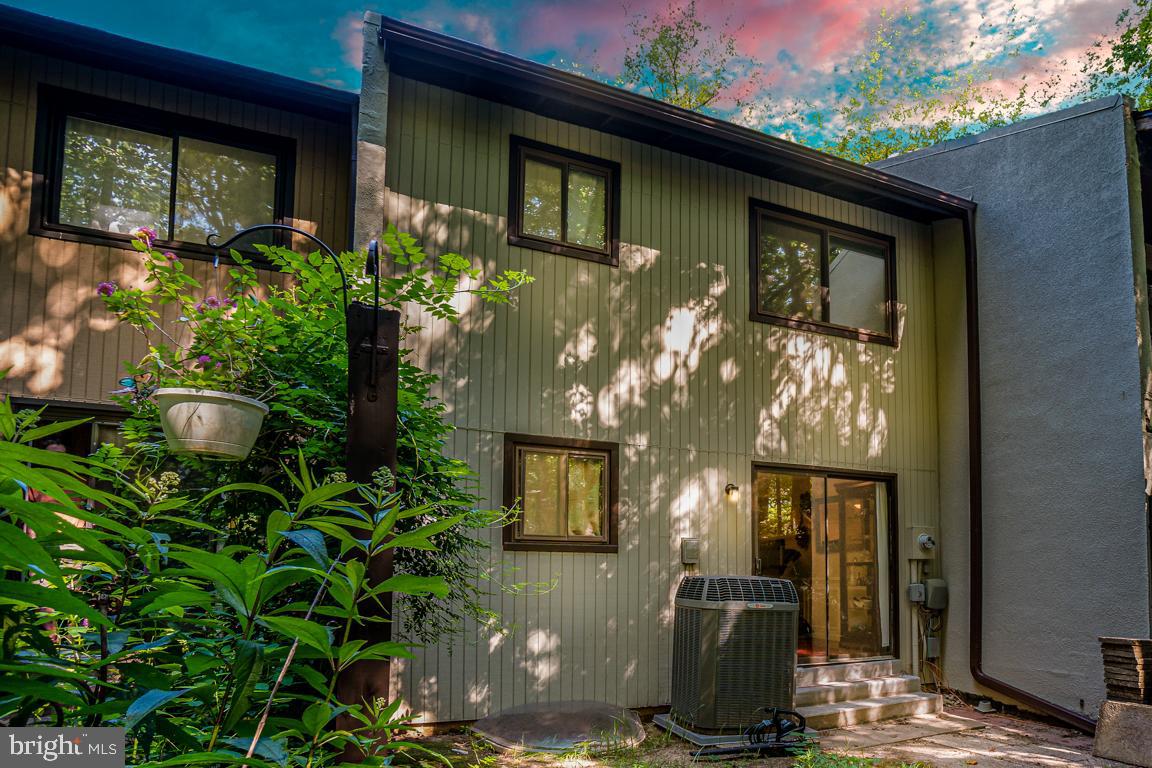 PINECREST - Residential