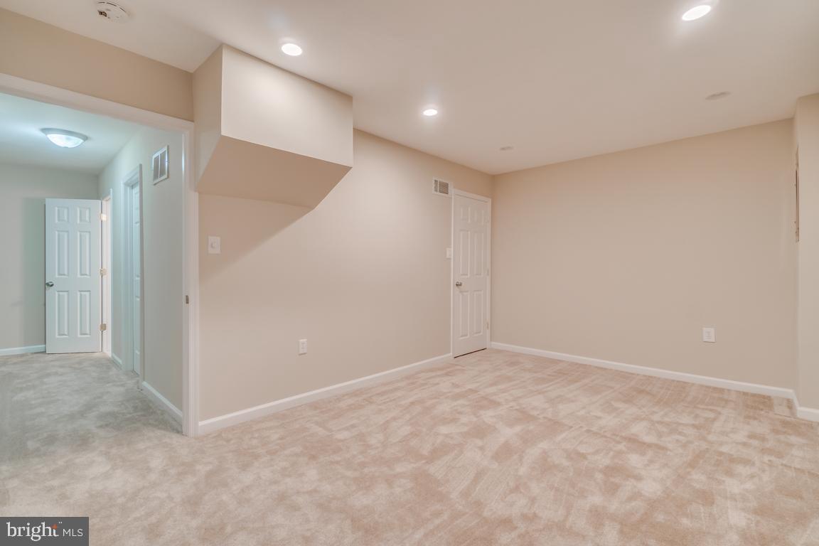 PINECREST - Residential