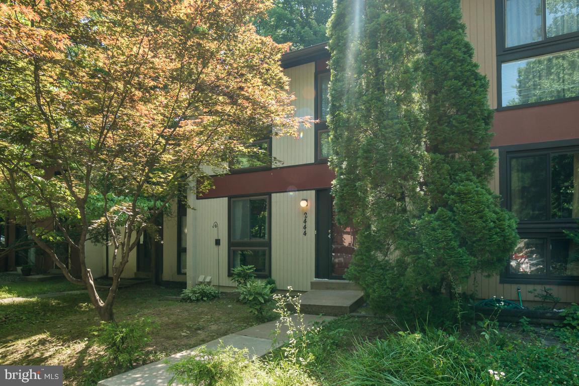 PINECREST - Residential