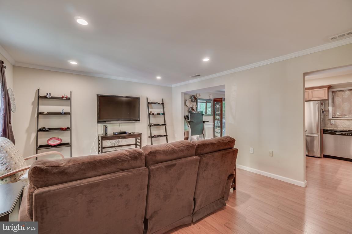 PINECREST - Residential