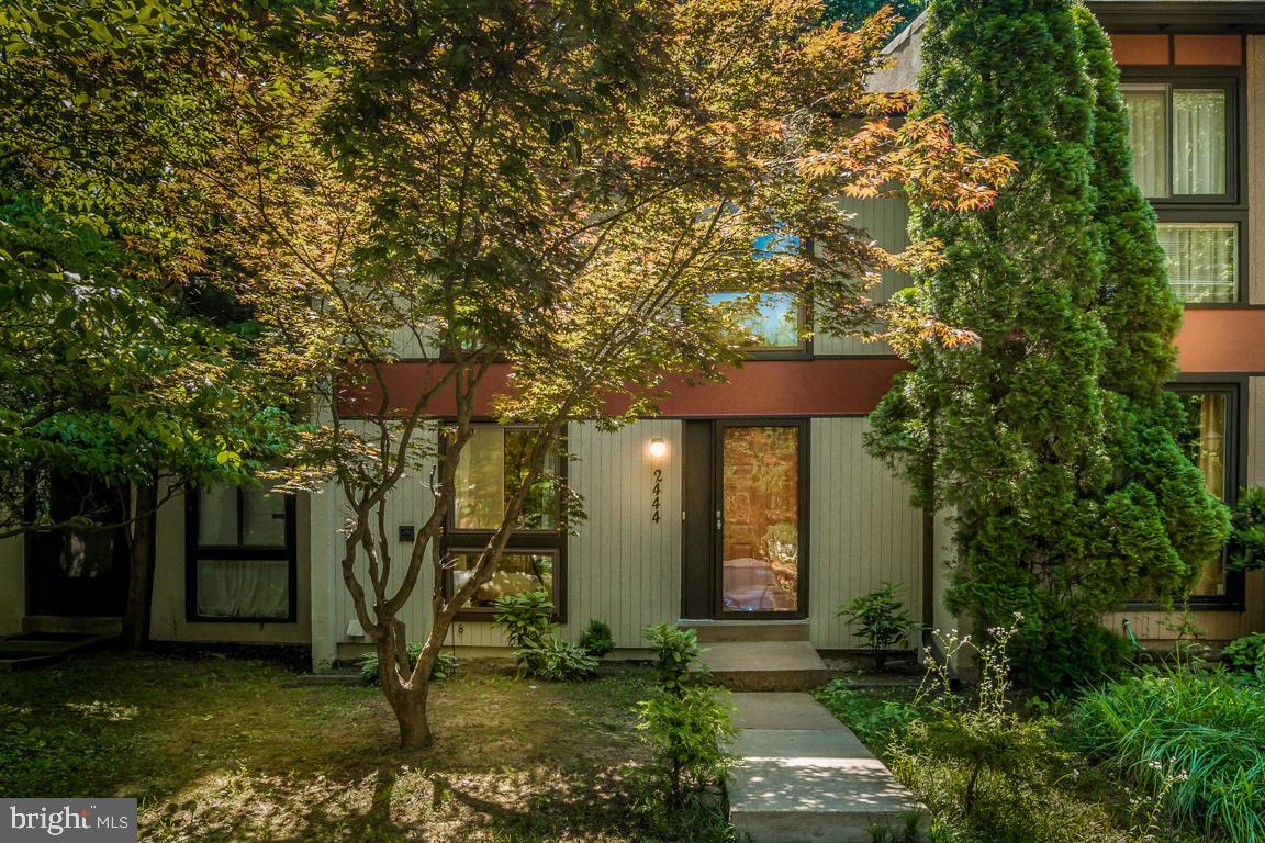 PINECREST - Residential