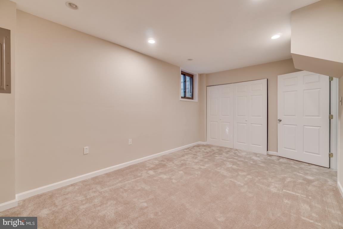 PINECREST - Residential