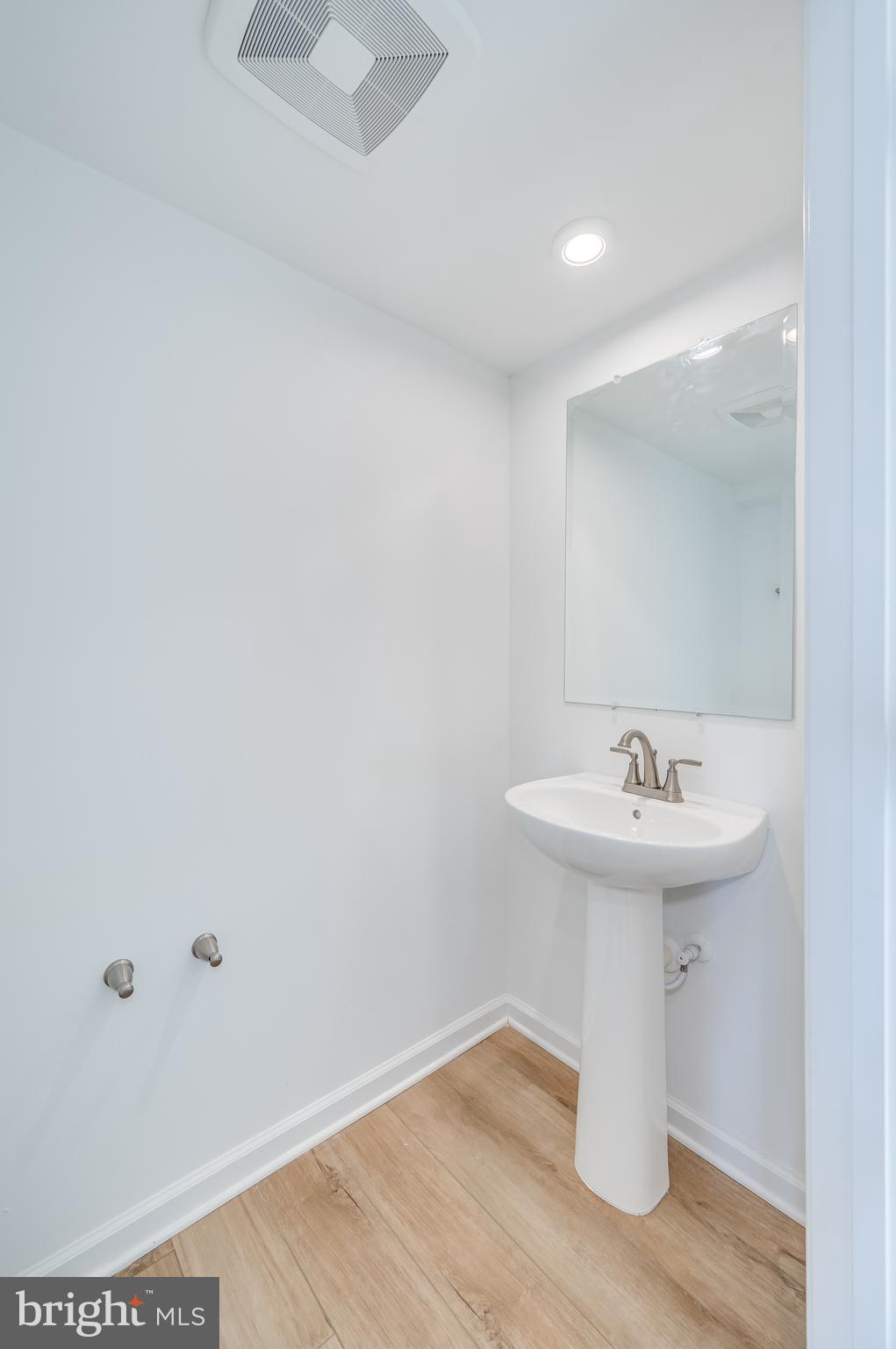 SOUTH BROOK - Residential Lease