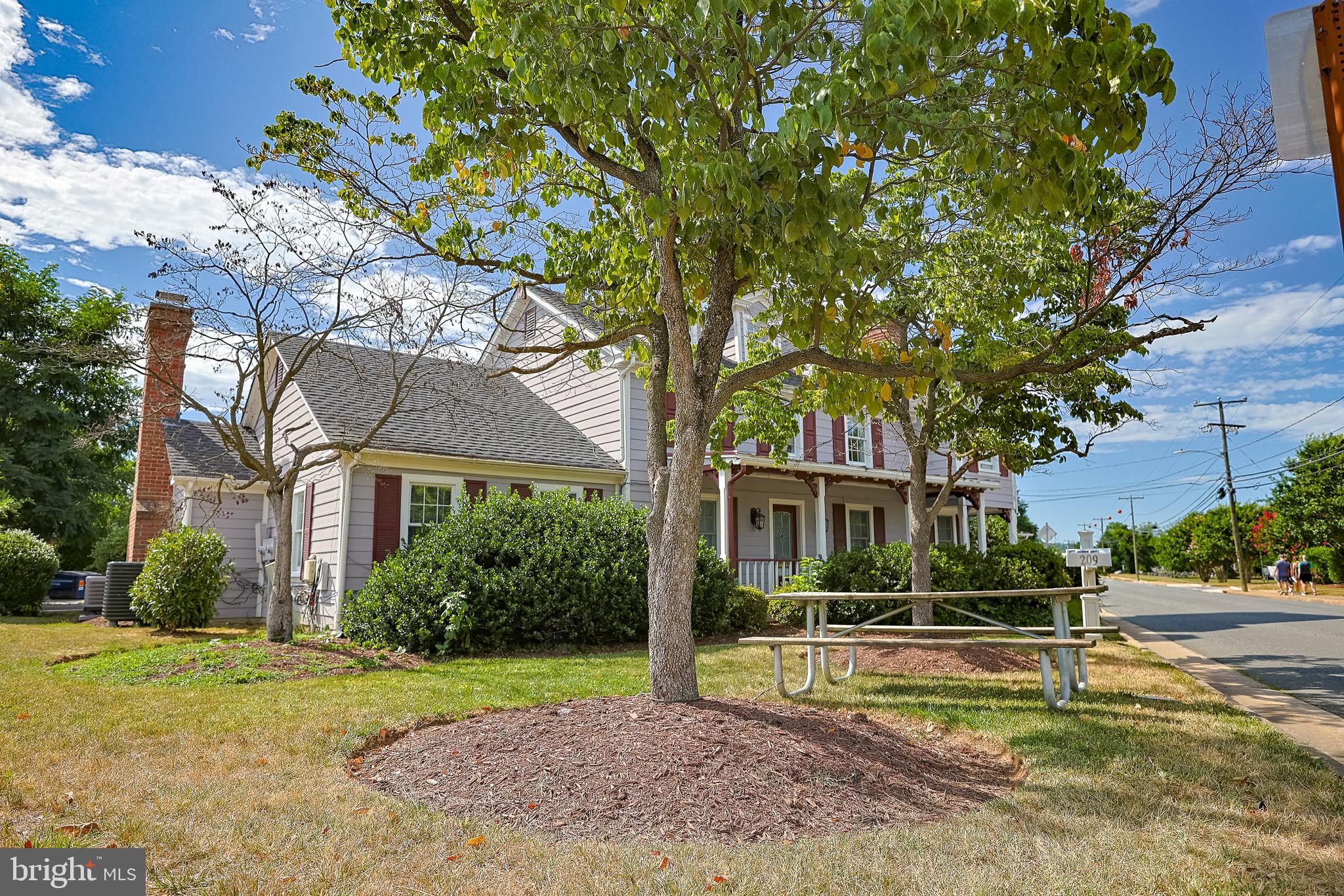 209 OLD WATERFORD ROAD NW