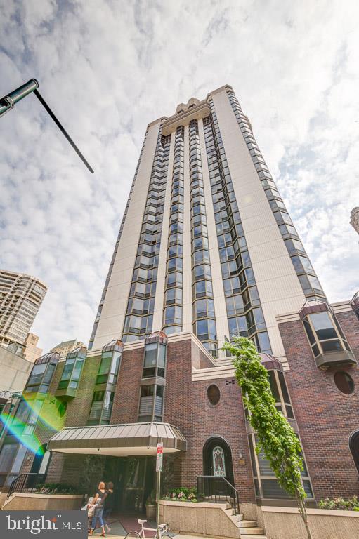RITTENHOUSE SQUARE - Residential Lease