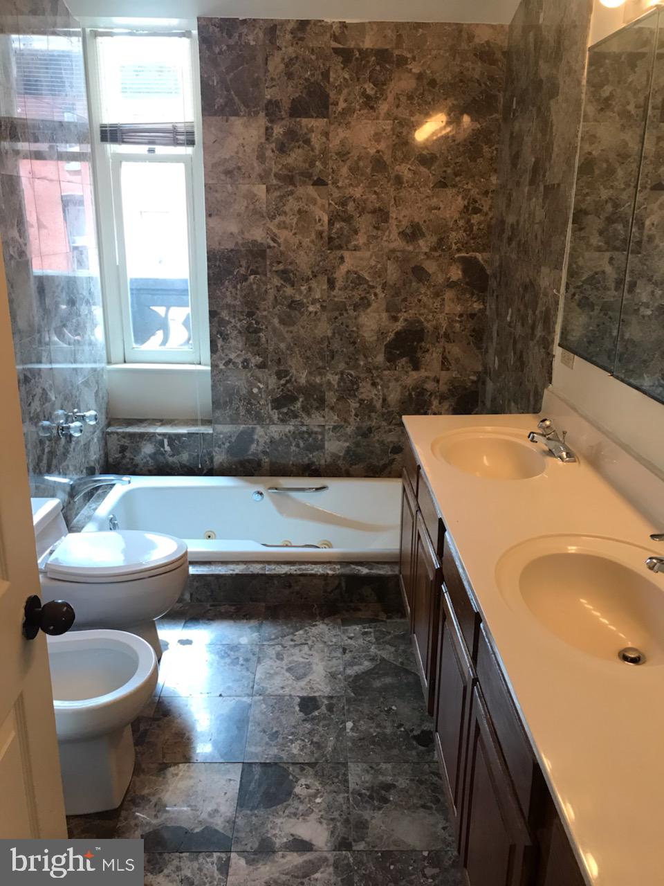 RITTENHOUSE SQUARE - Residential Lease