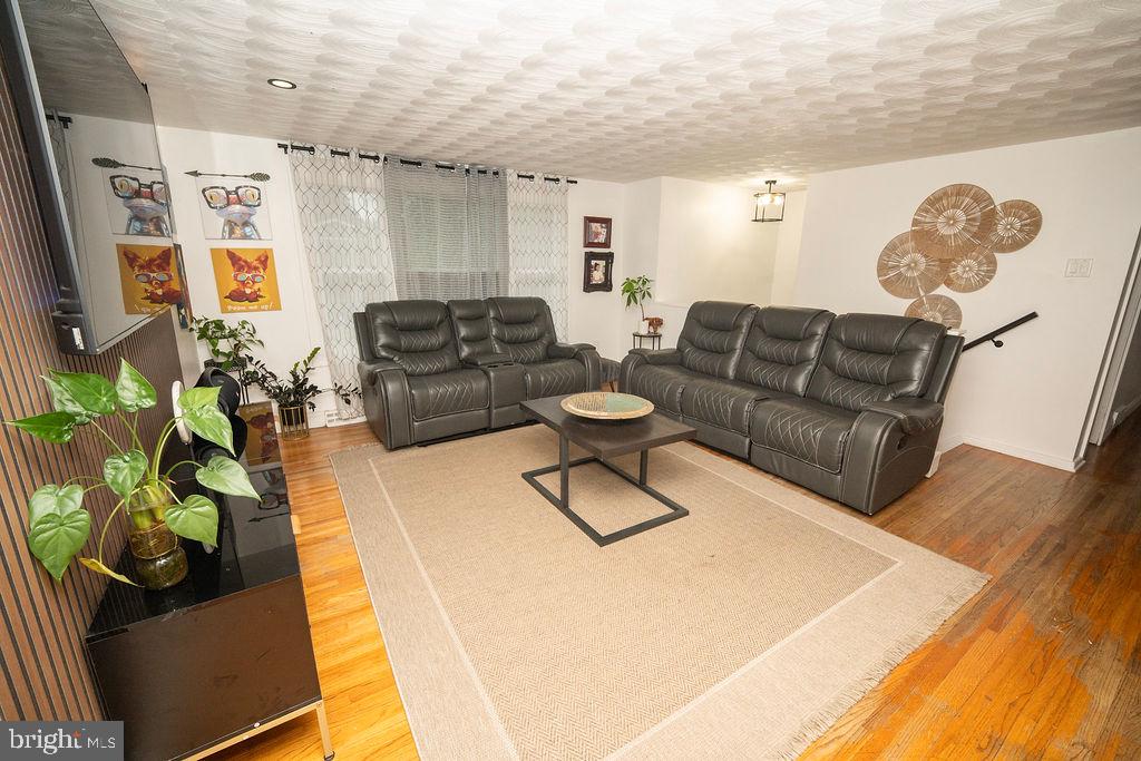 21 FENWICK DRIVE