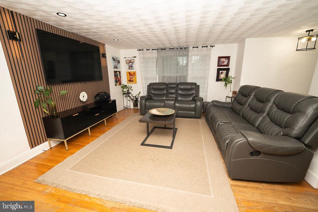 21 FENWICK DRIVE