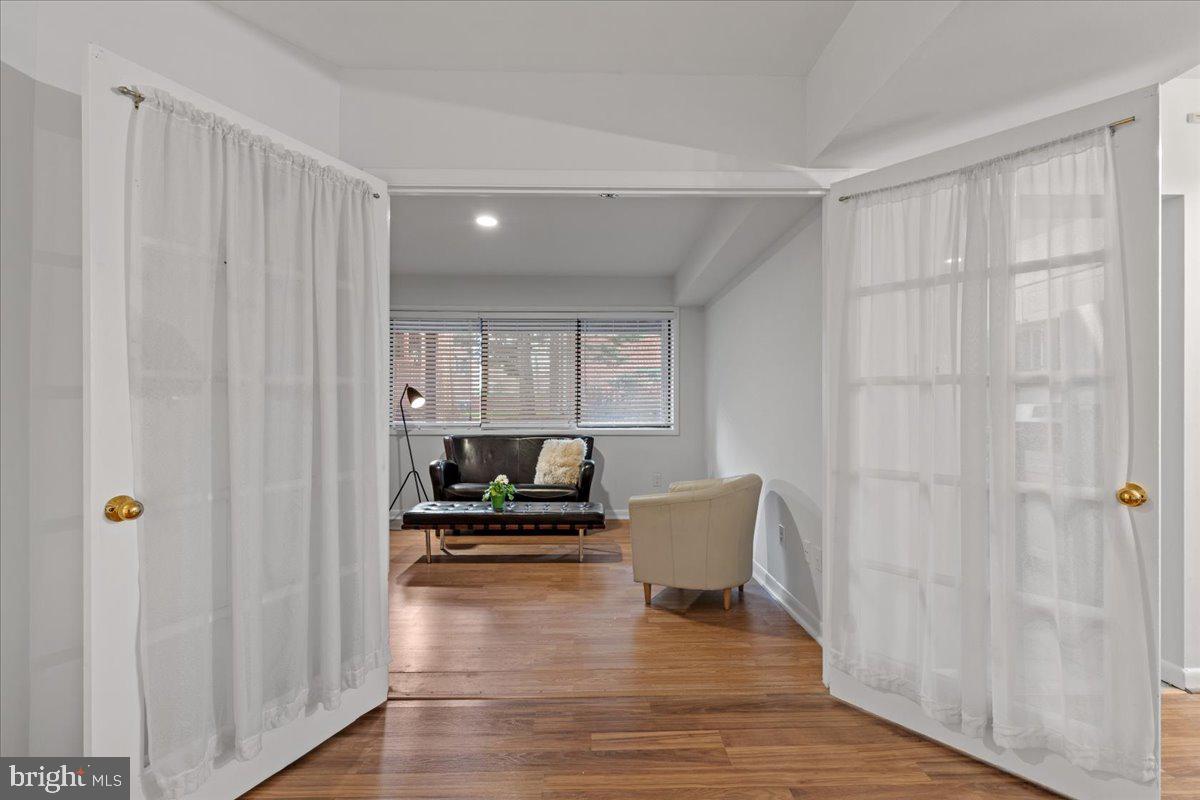 SEMINARY WALK - Residential