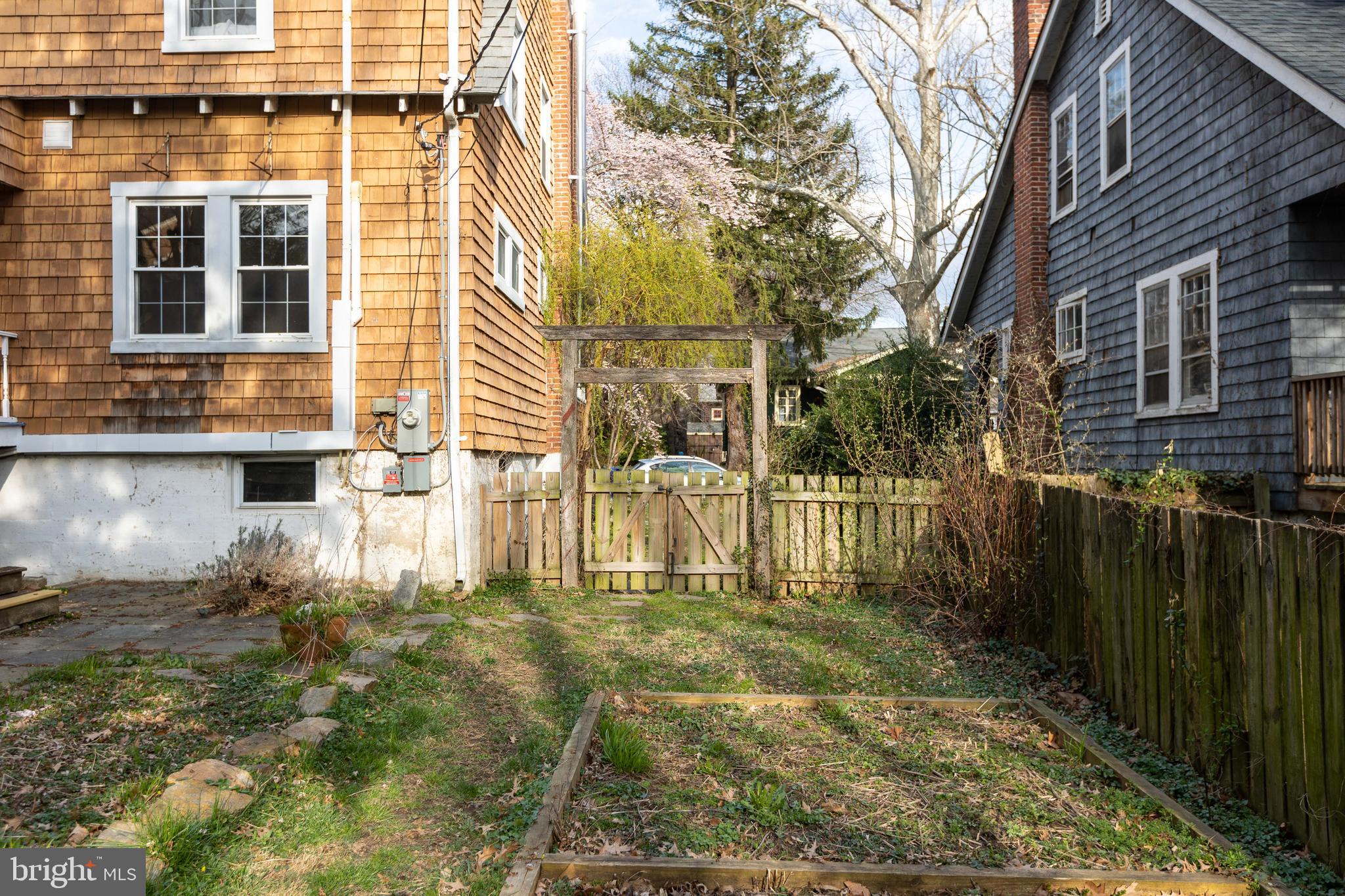 RADNOR WINSTON - Residential