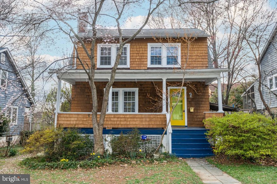 Charming porch  front home in desirable Radnor Winston. This house features an updated open kitchen, updated bth, three generous bedrooms & more! Lots of fresh paint. Fabulous rear yard. Great location. Come see today!