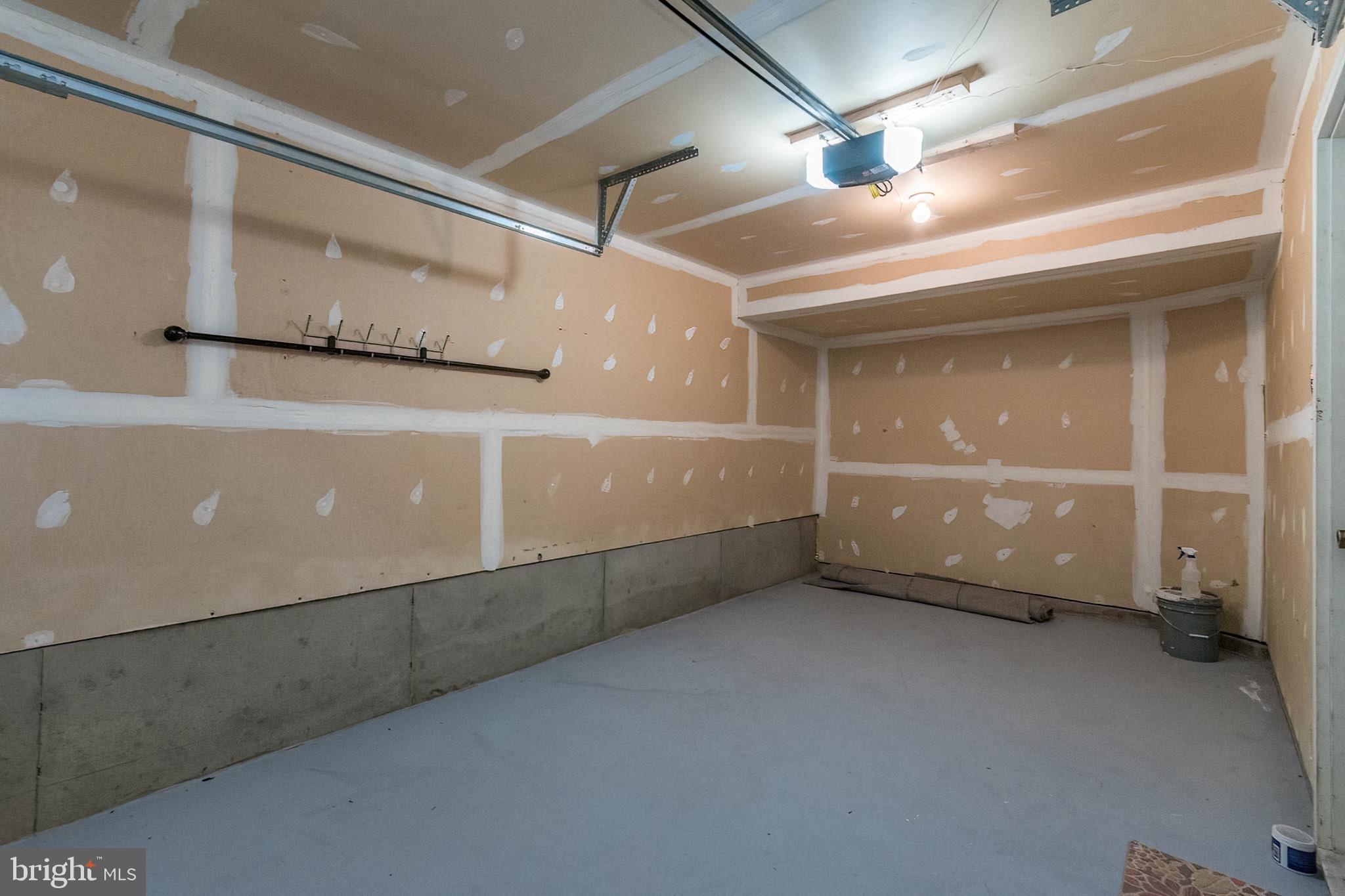 COUNTY GREEN - Residential